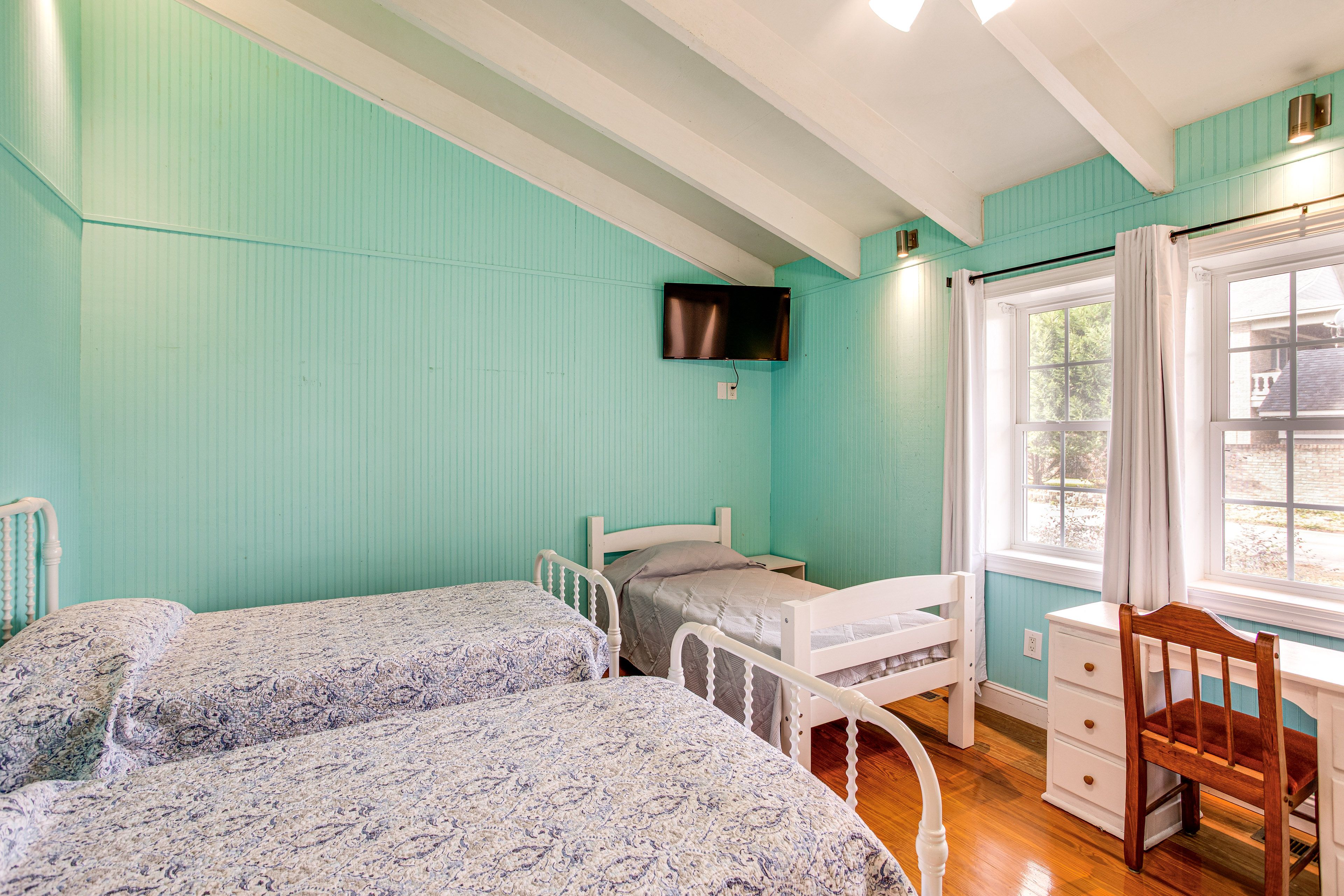 Bedroom 3 | 4 Twin Beds | Laptop-Friendly Workspace