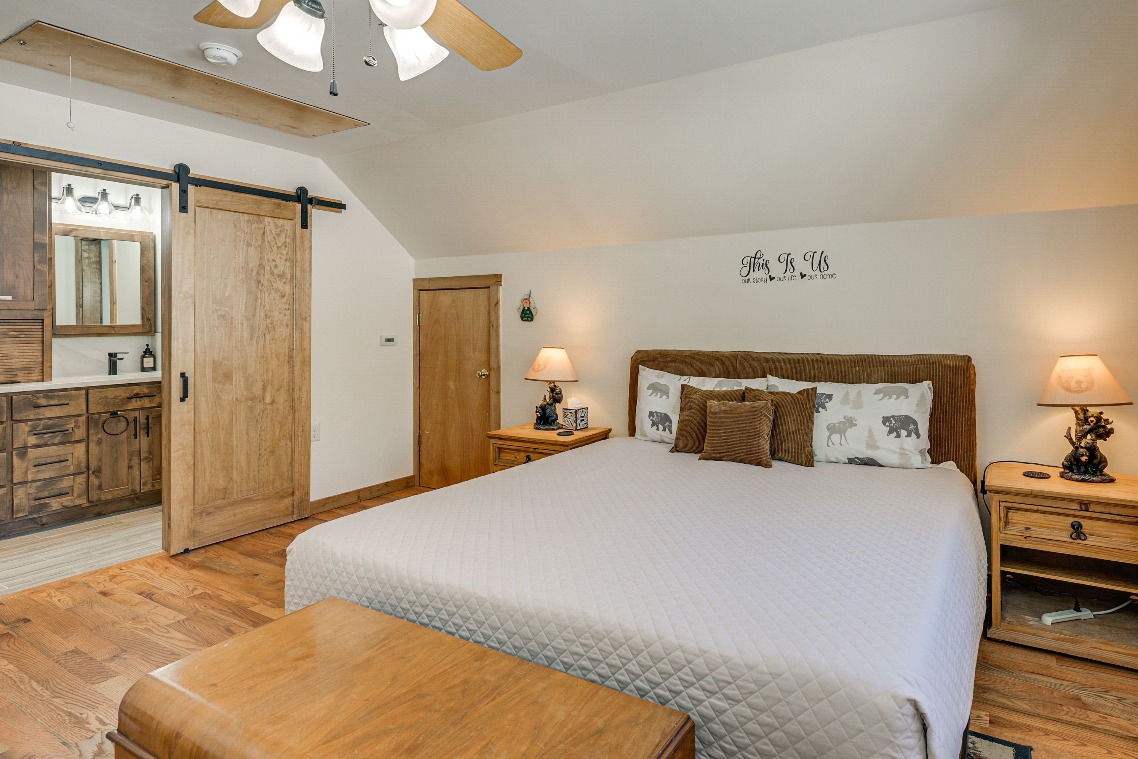 Bedroom 3 | King Bed | 2nd Floor