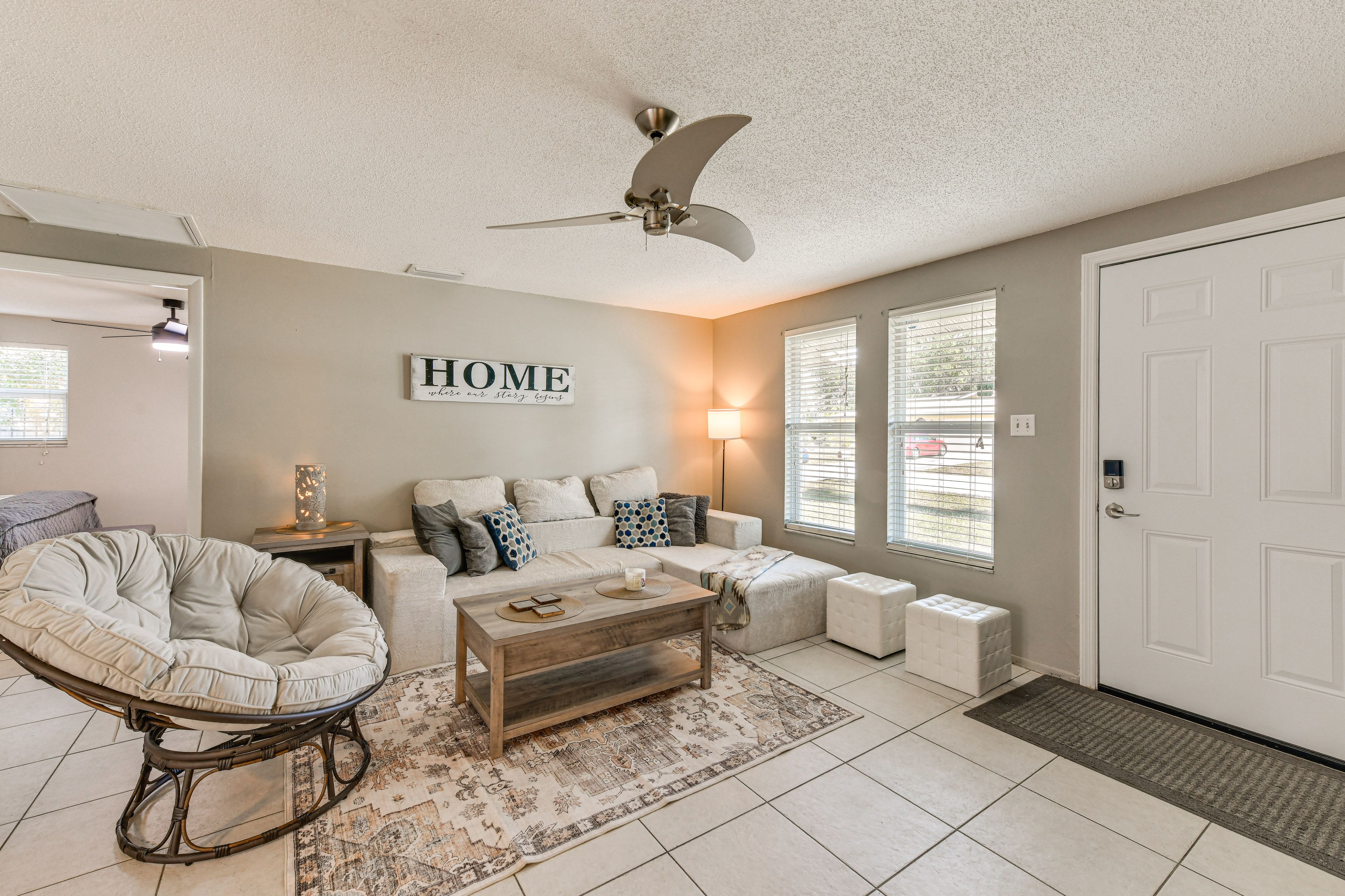 Living Room | Smart TV