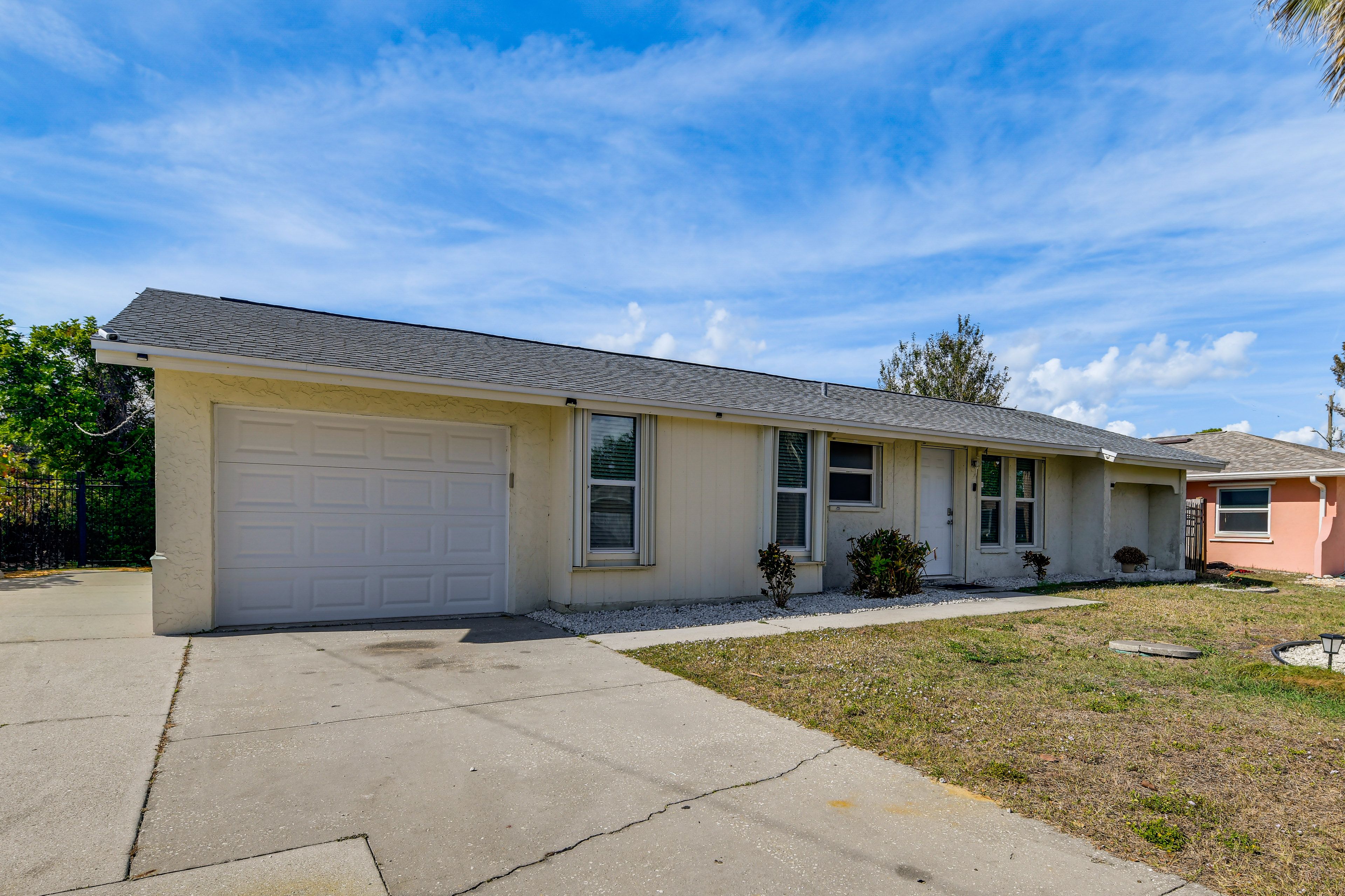 Home Exterior | Parking | Driveway (3 Vehicles)