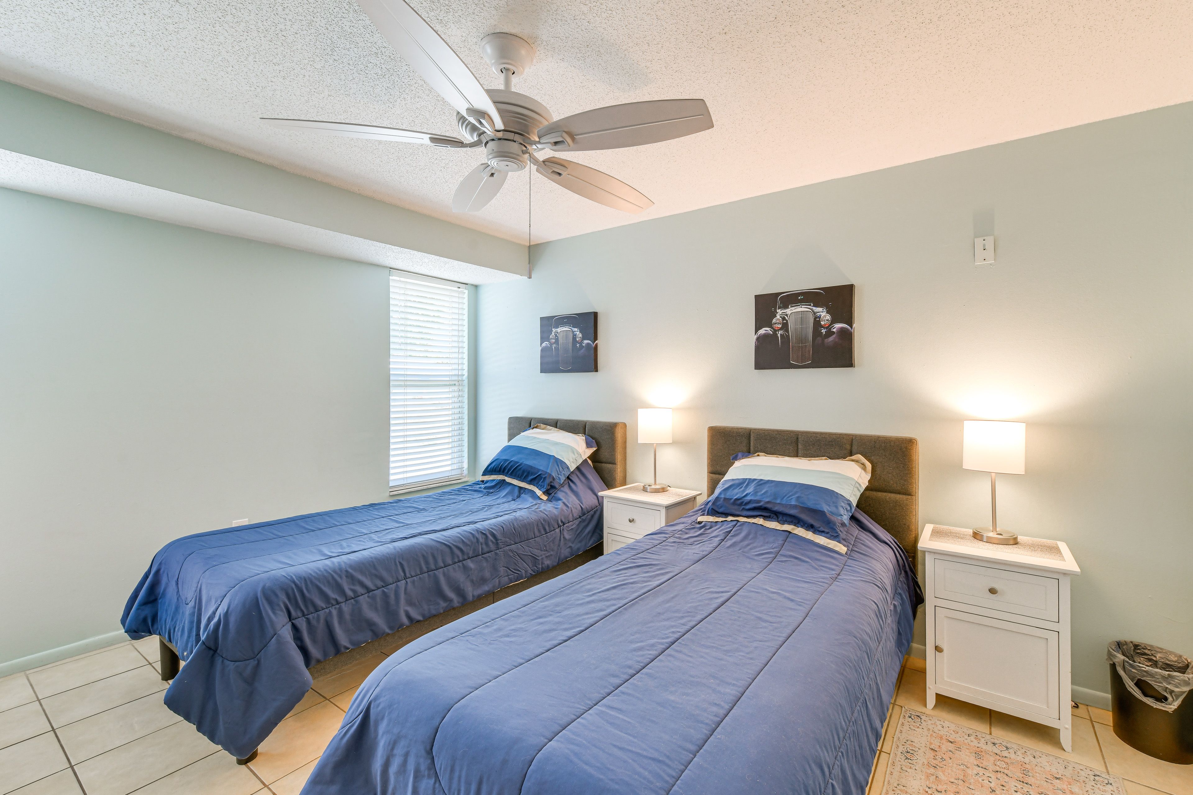 Bedroom 2 | 2 Twin Beds