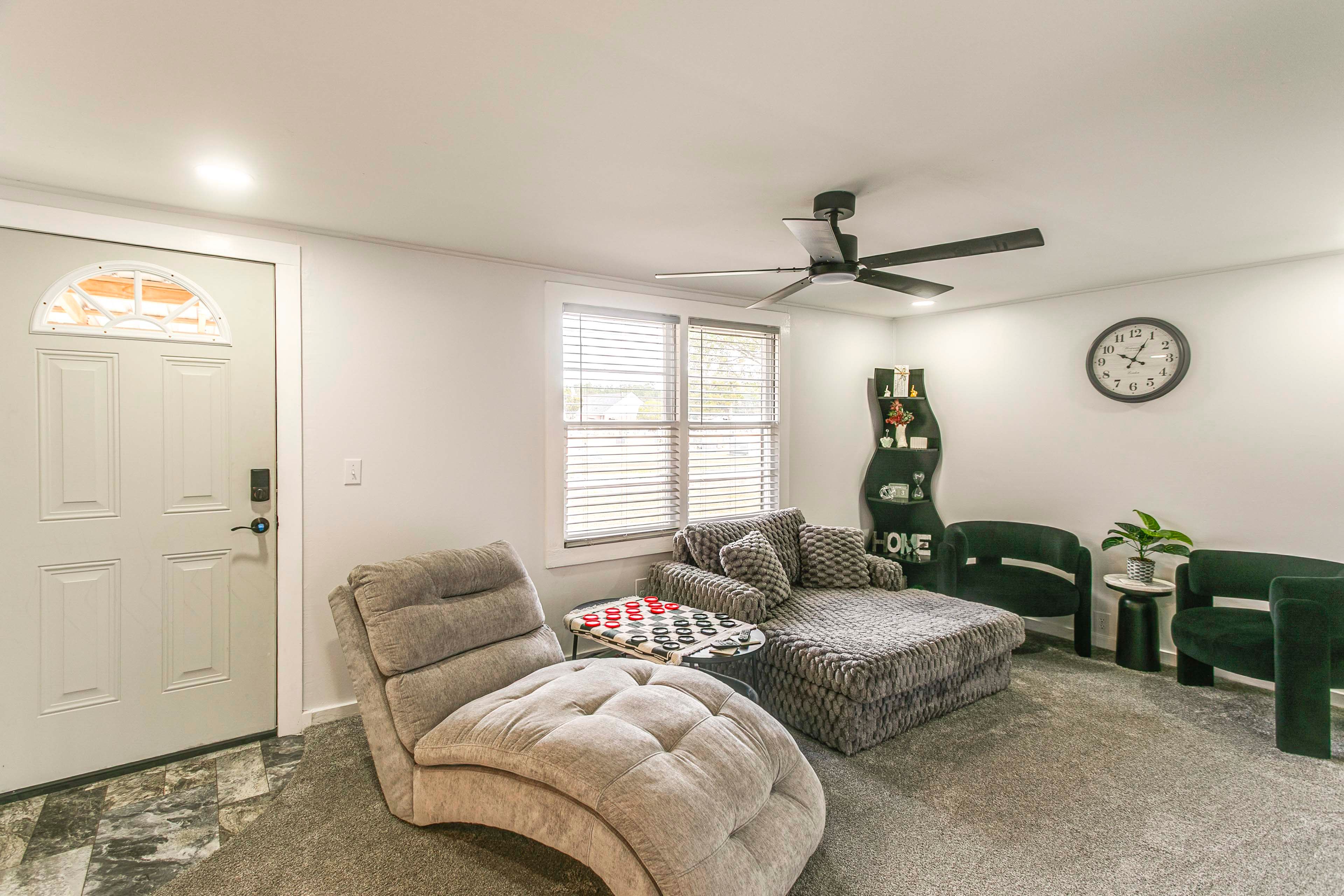 Waycross Vacation Rental | 2BR | 1BA | 1,500 Sq Ft | 3 Steps to Enter