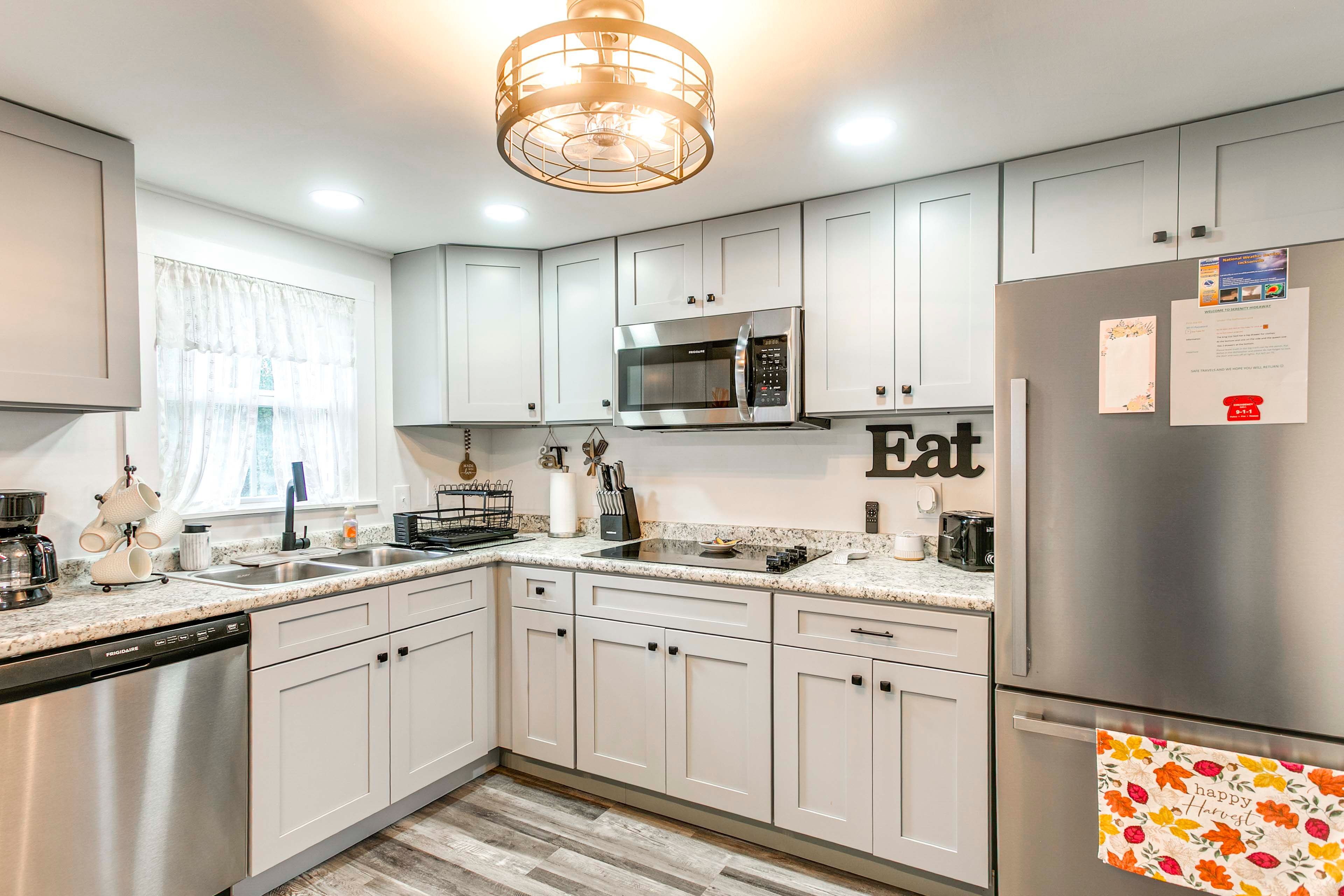 Kitchen | Cooking Basics | Drip & Pod Coffee Makers | Toaster | Microwave