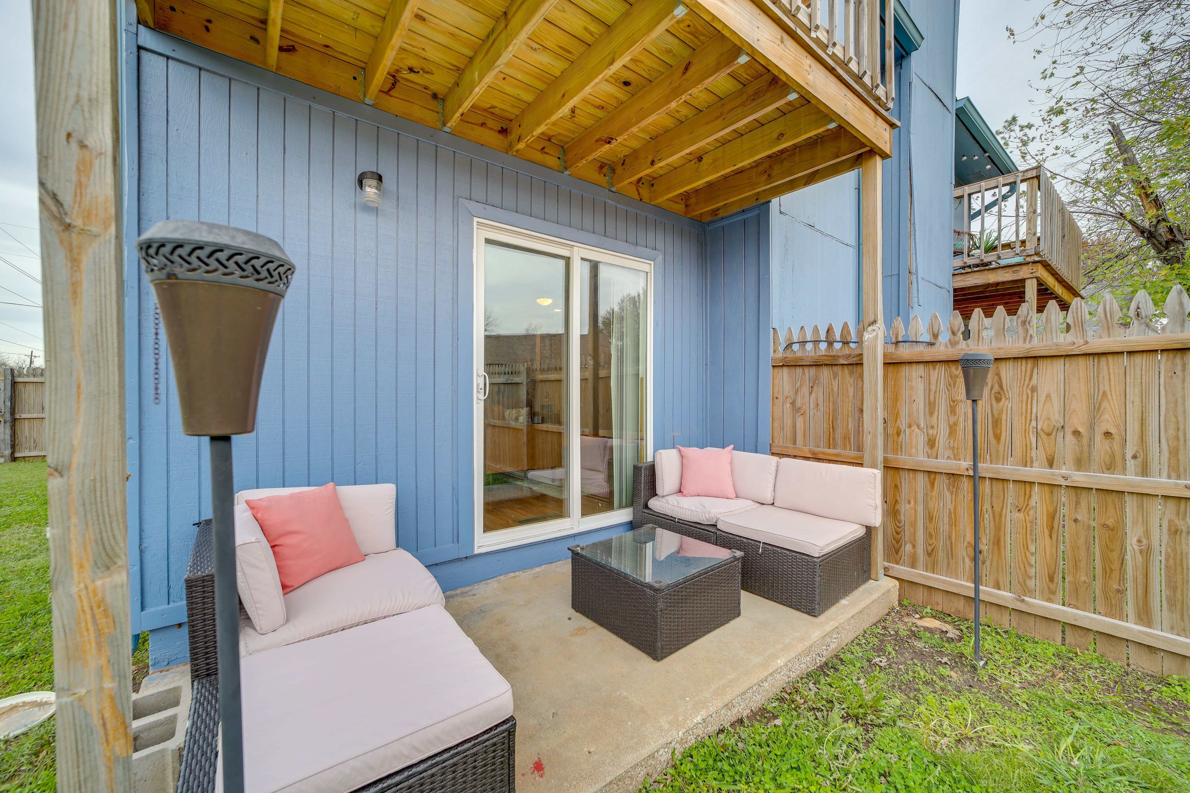 Patio | Lounge Seating