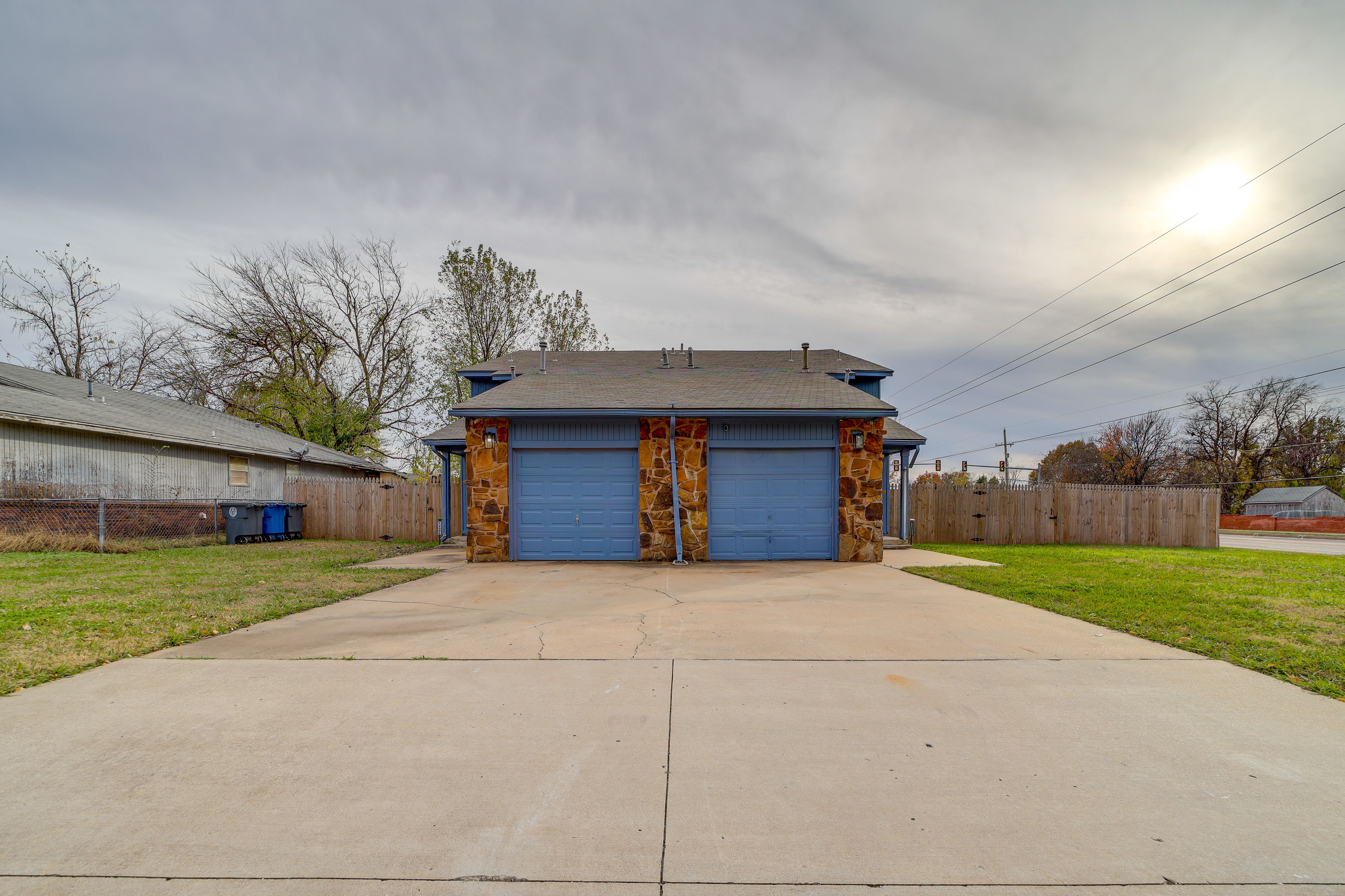 Parking | Shared Driveway (2 Vehicles)