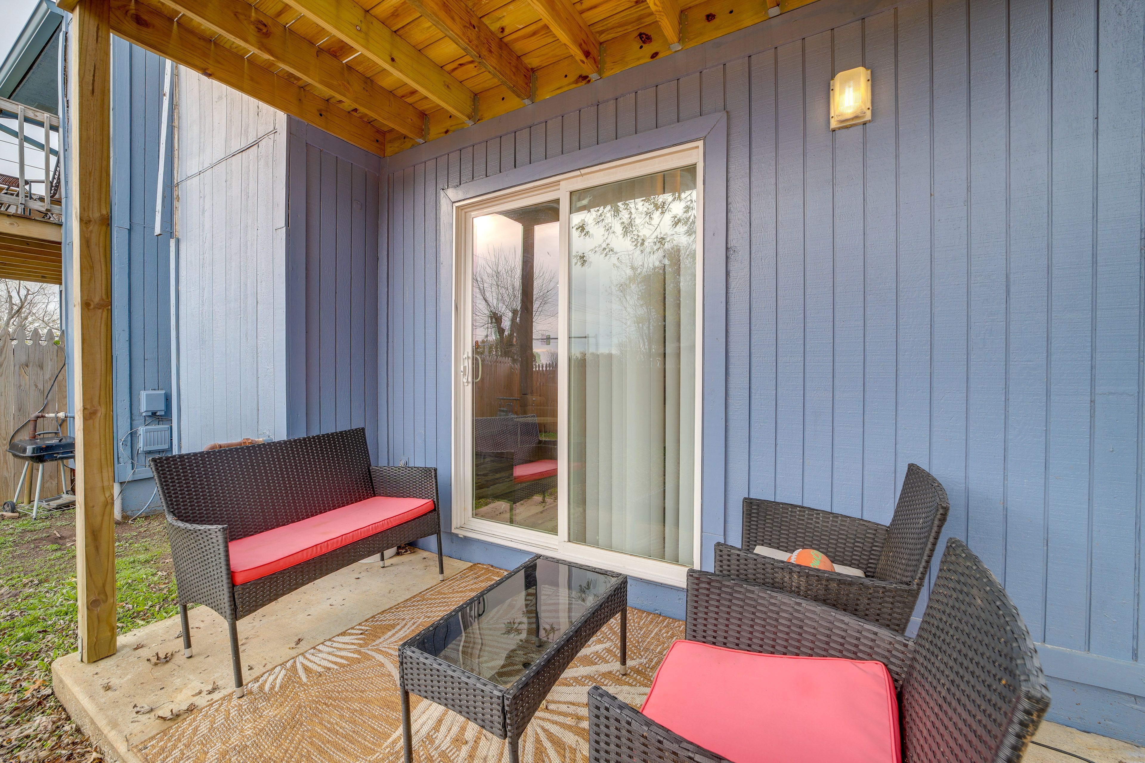 Patio | Lounge Seating