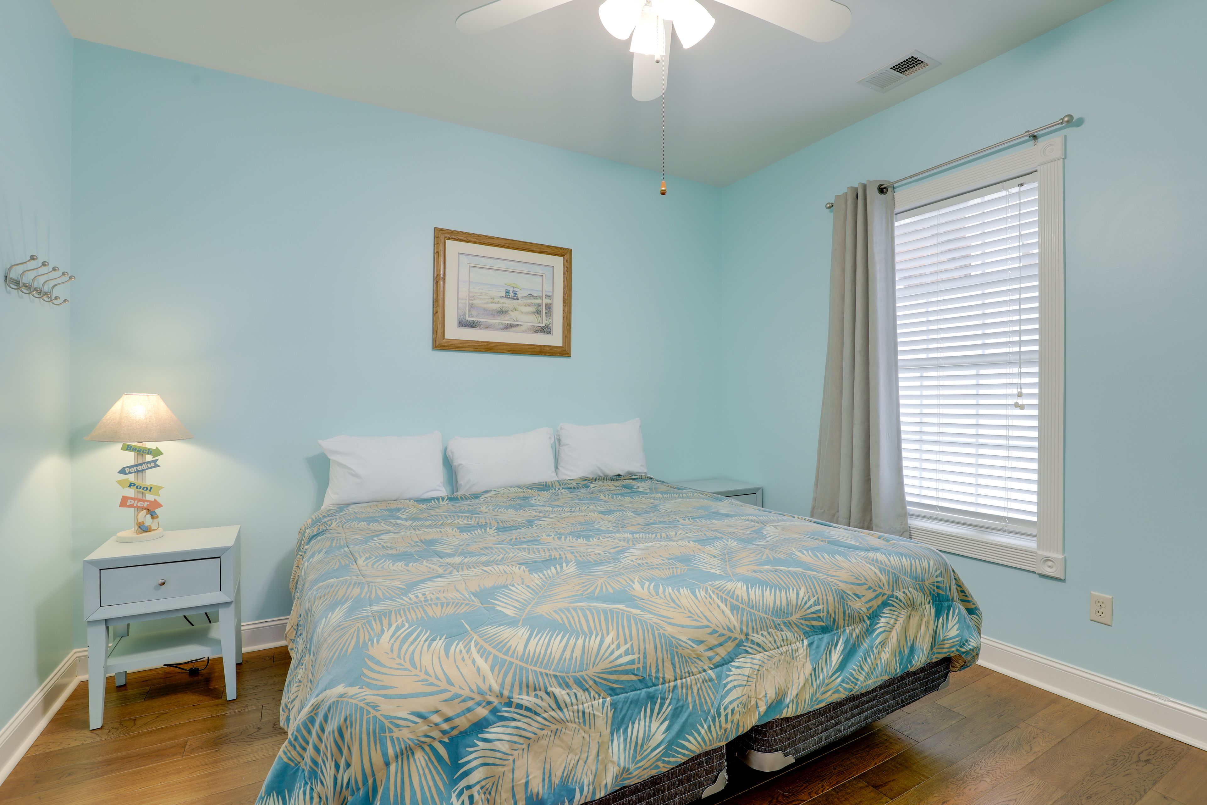 Bedroom 1 | King Bed | Smart TV