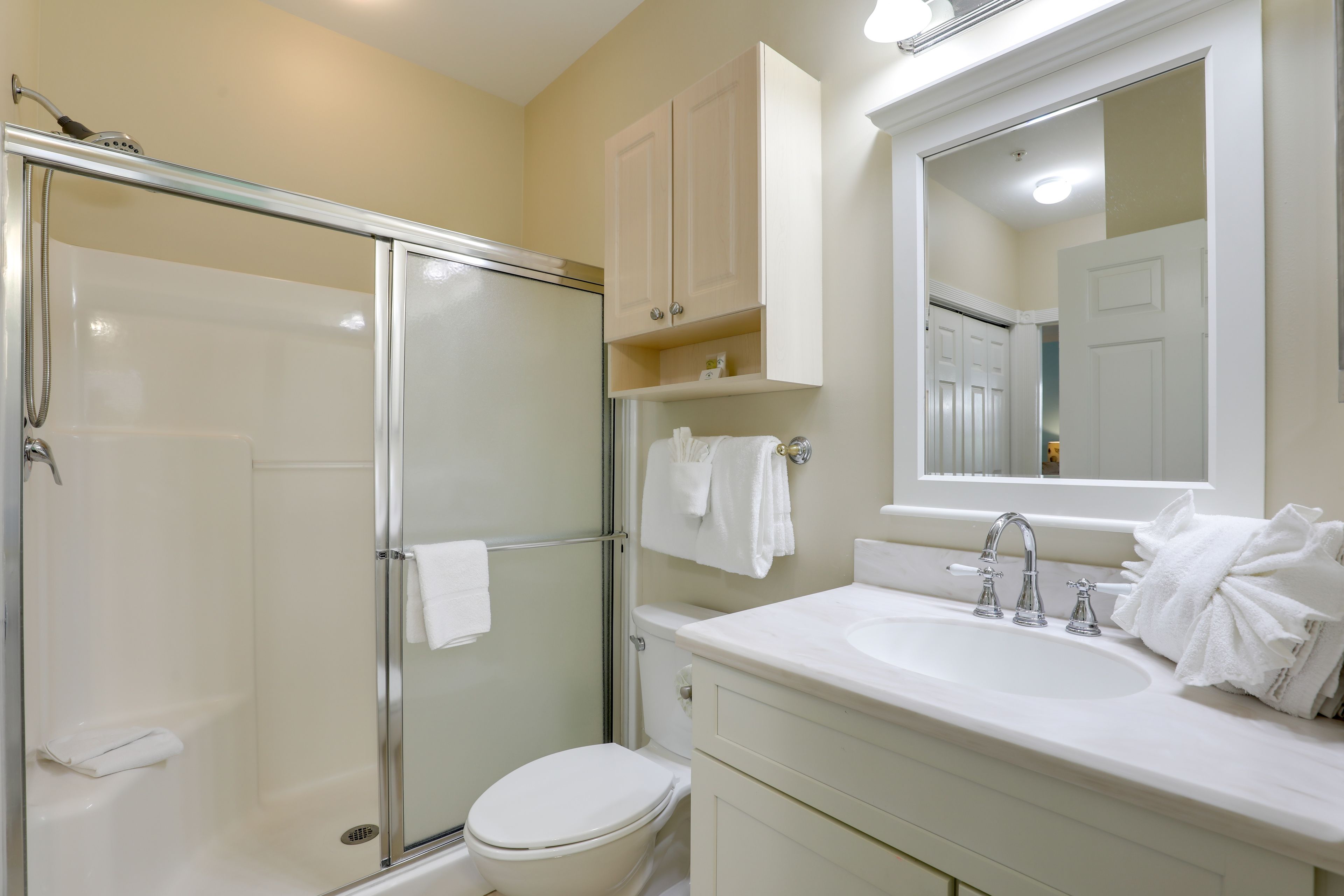 En-Suite Bathroom | Washer/Dryer