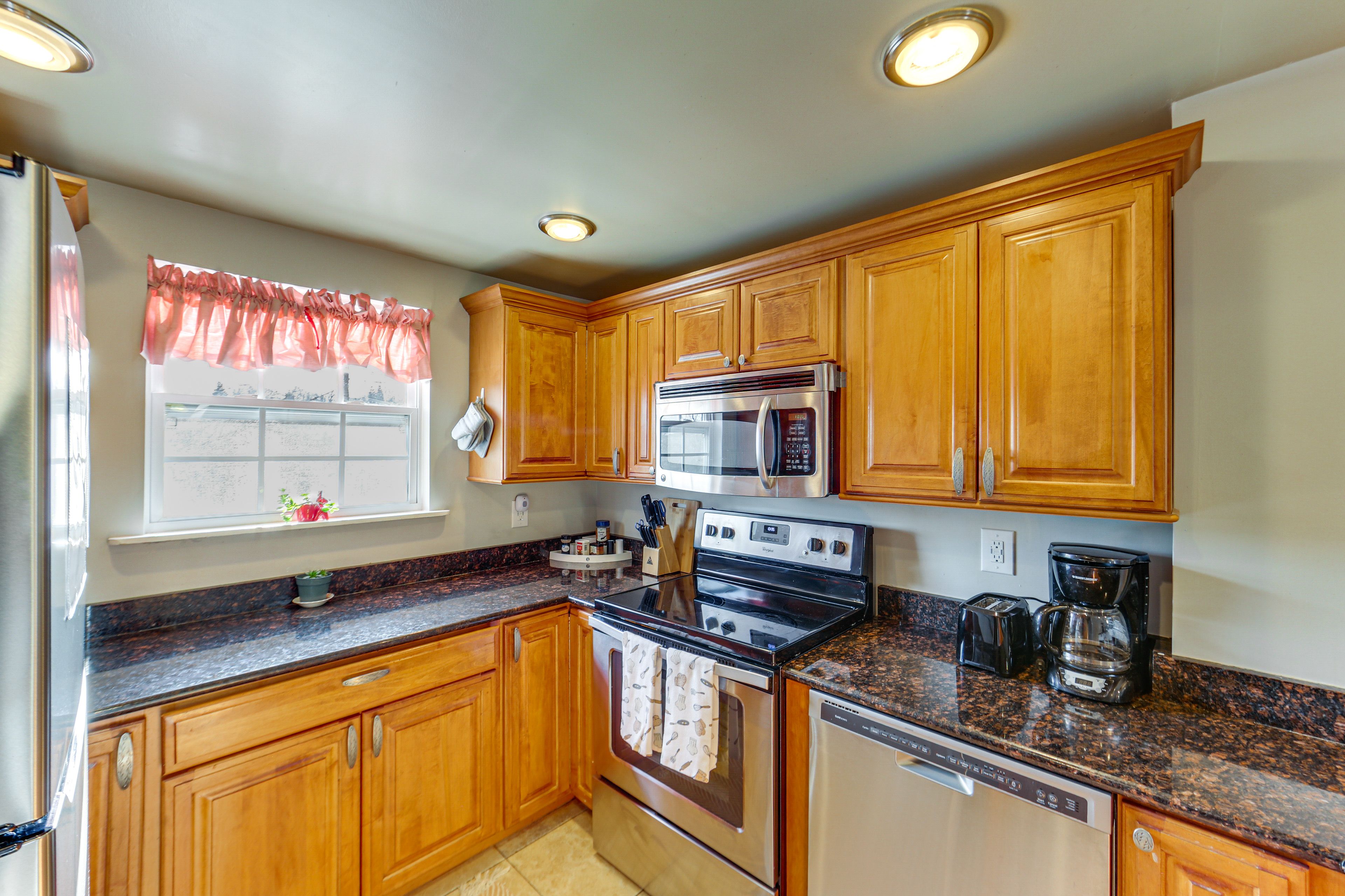 Kitchen | Main Level