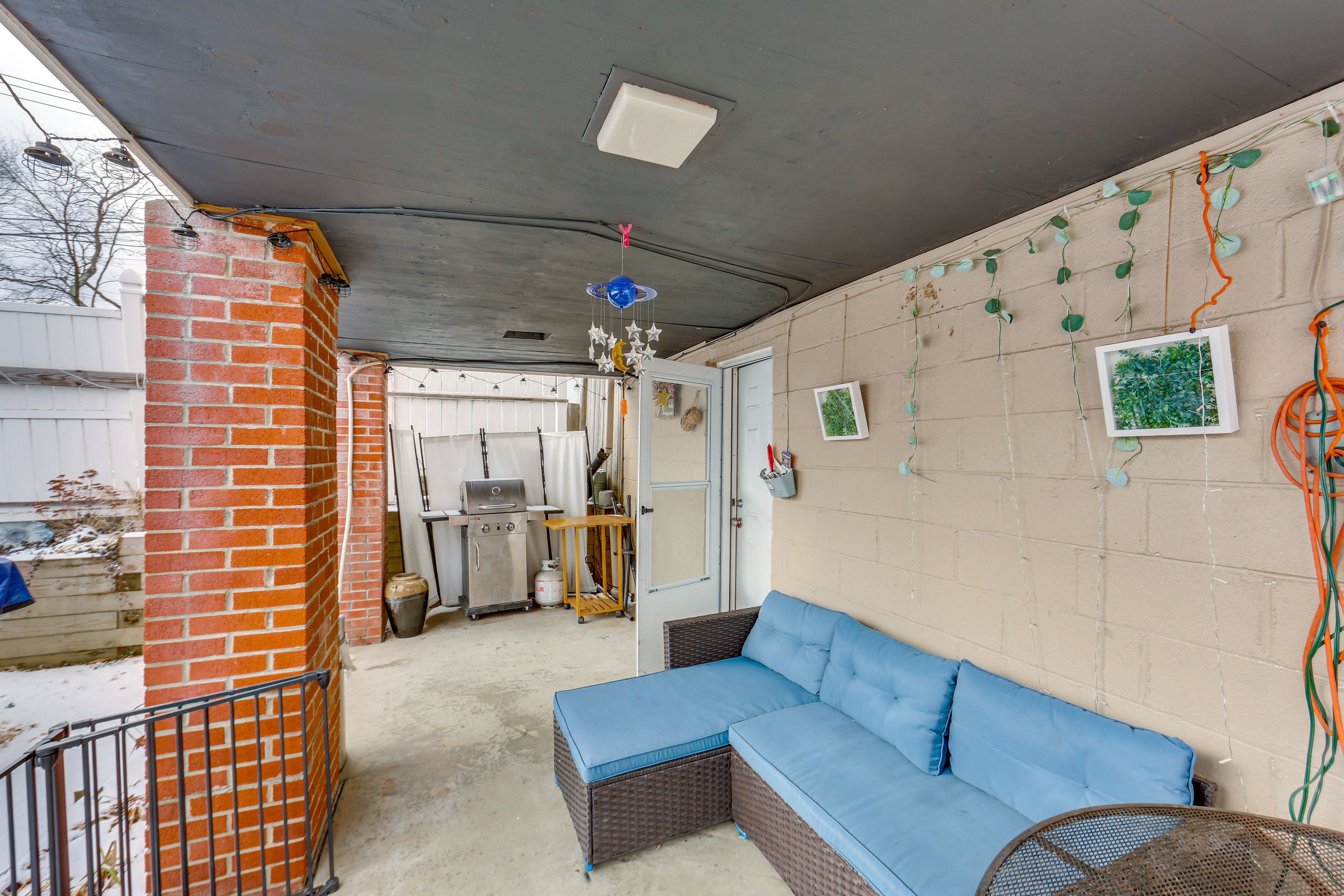 Covered Patio | Gas Grill