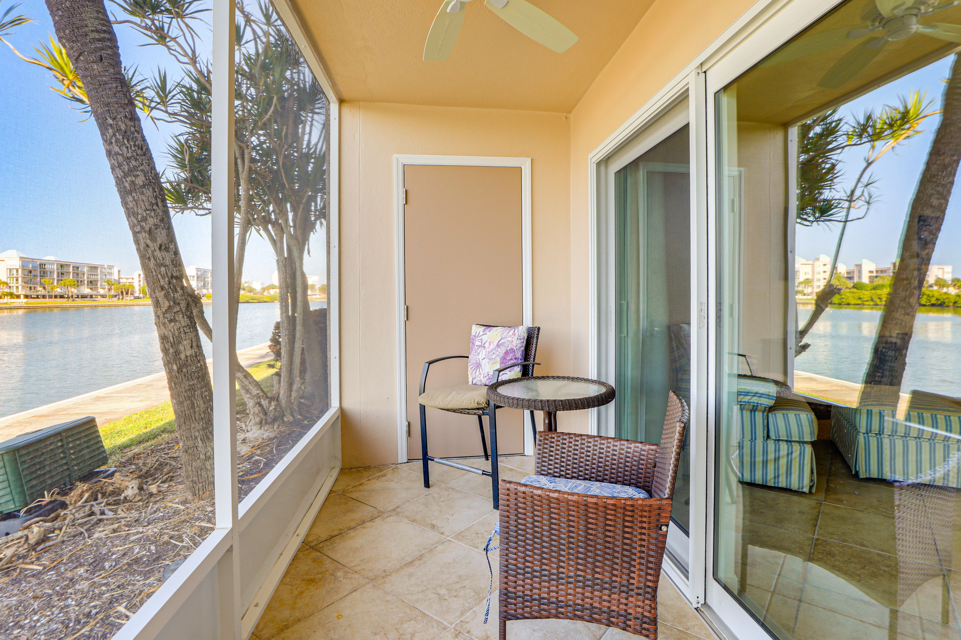 Private Screened Lanai