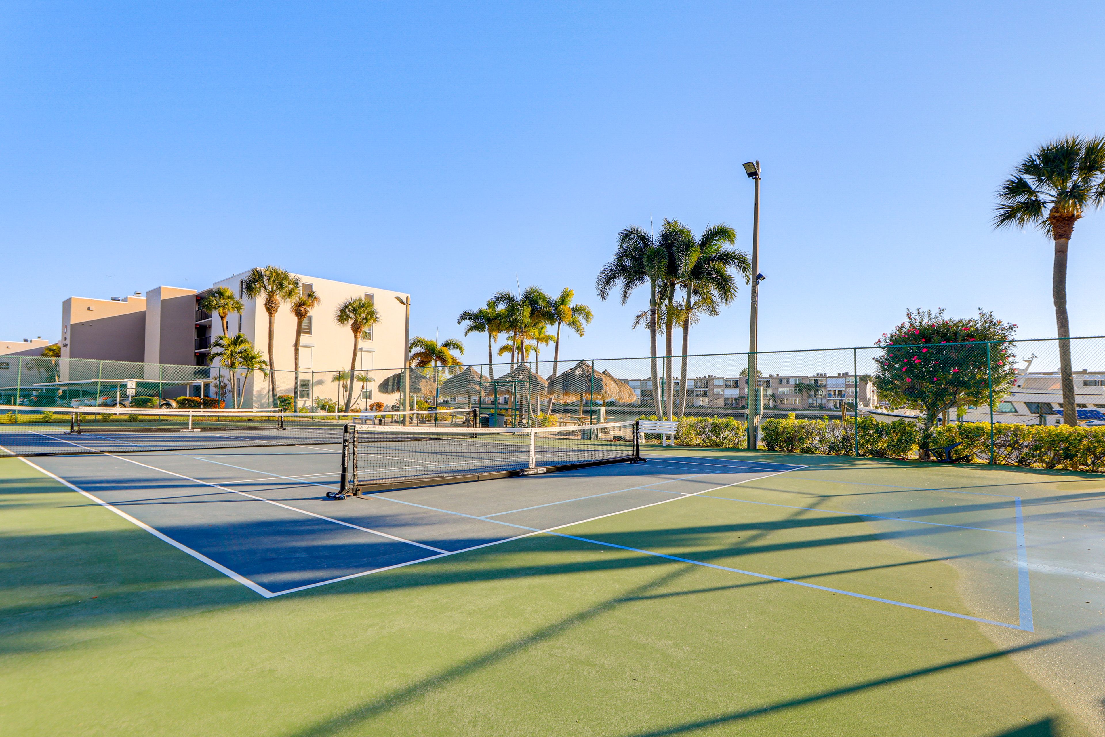 Community Tennis & Pickleball Courts