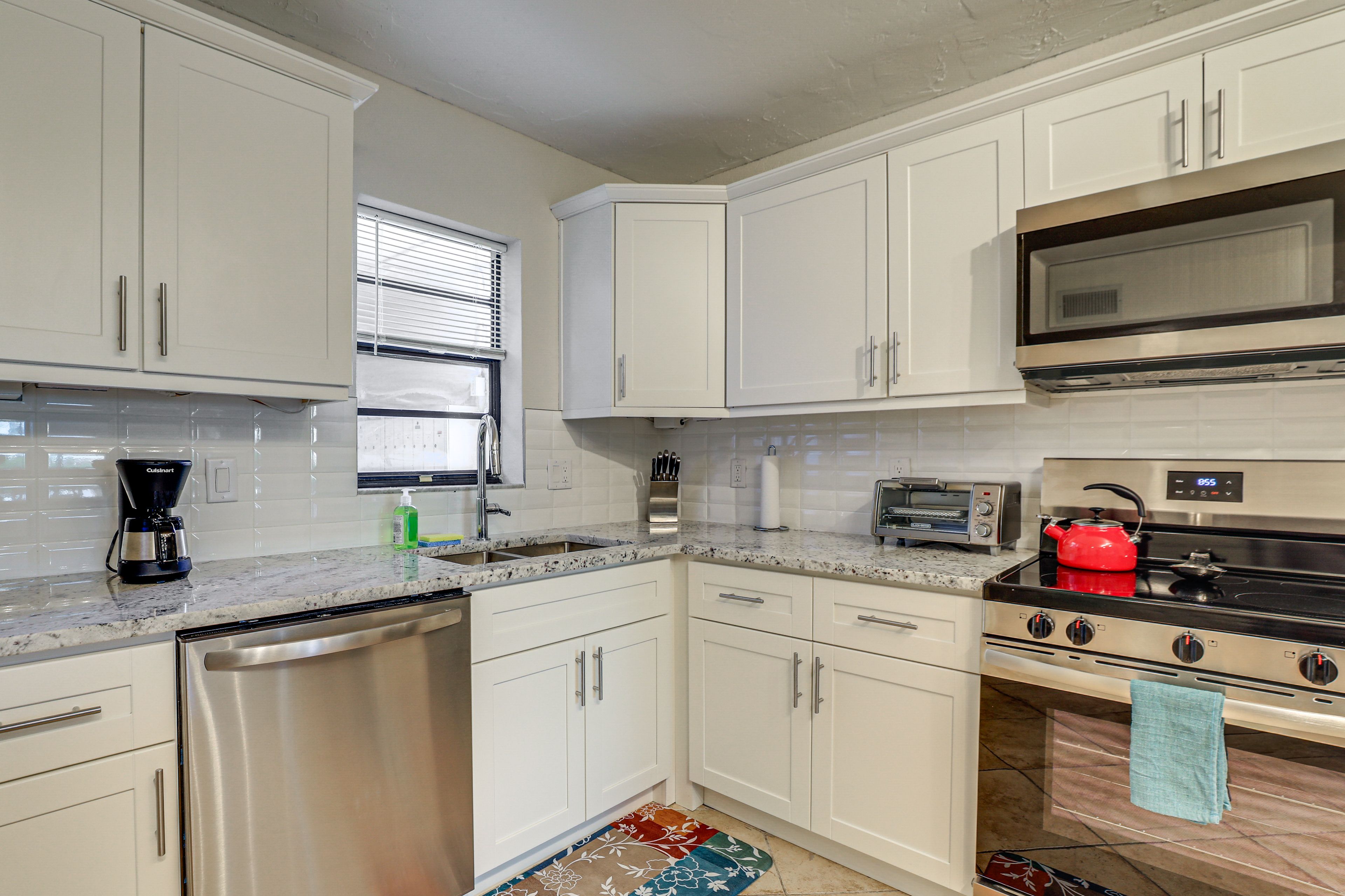 Kitchen | Dishwasher | Toaster Oven