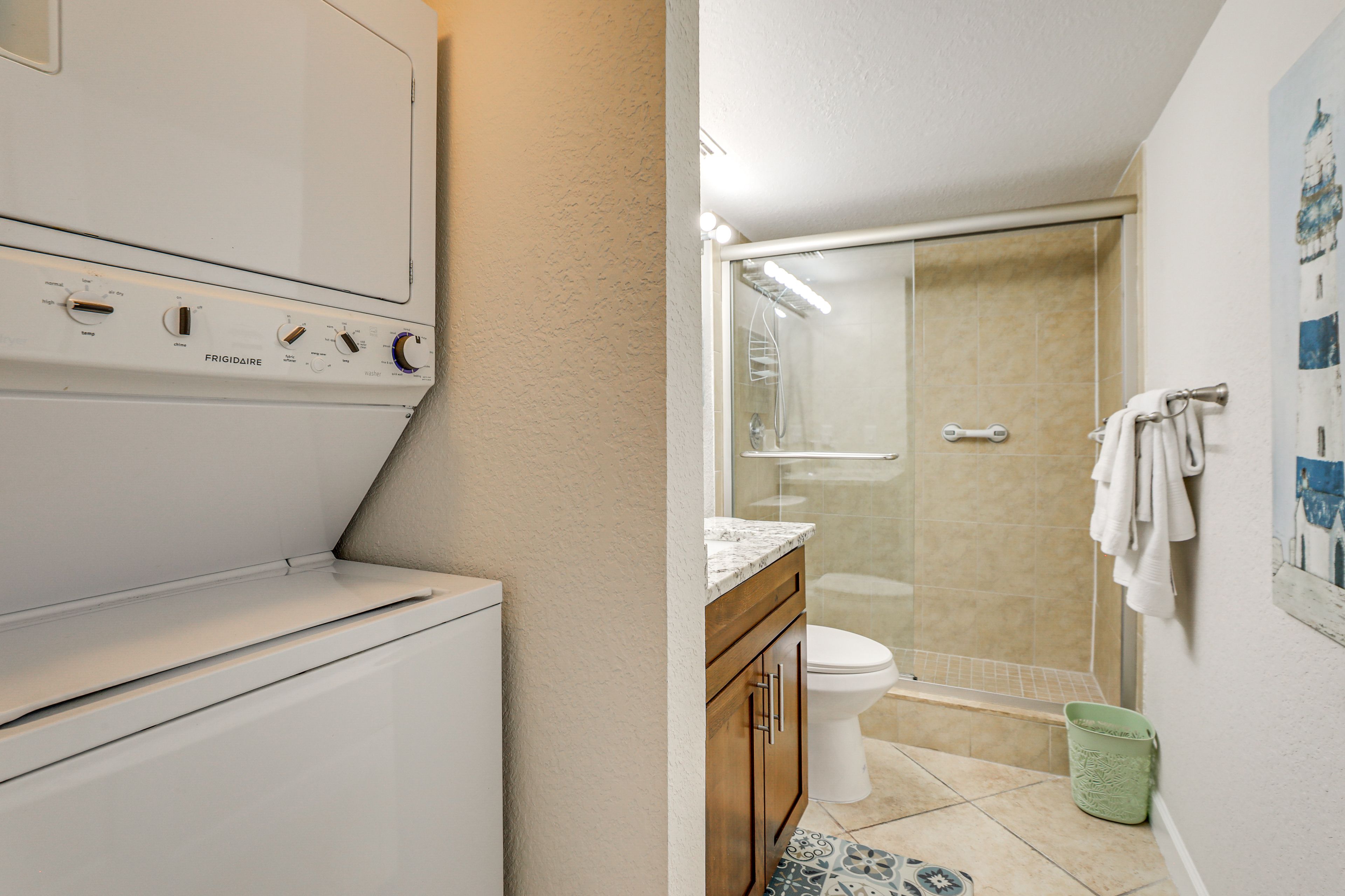 En-Suite Bathroom | Washer/Dryer