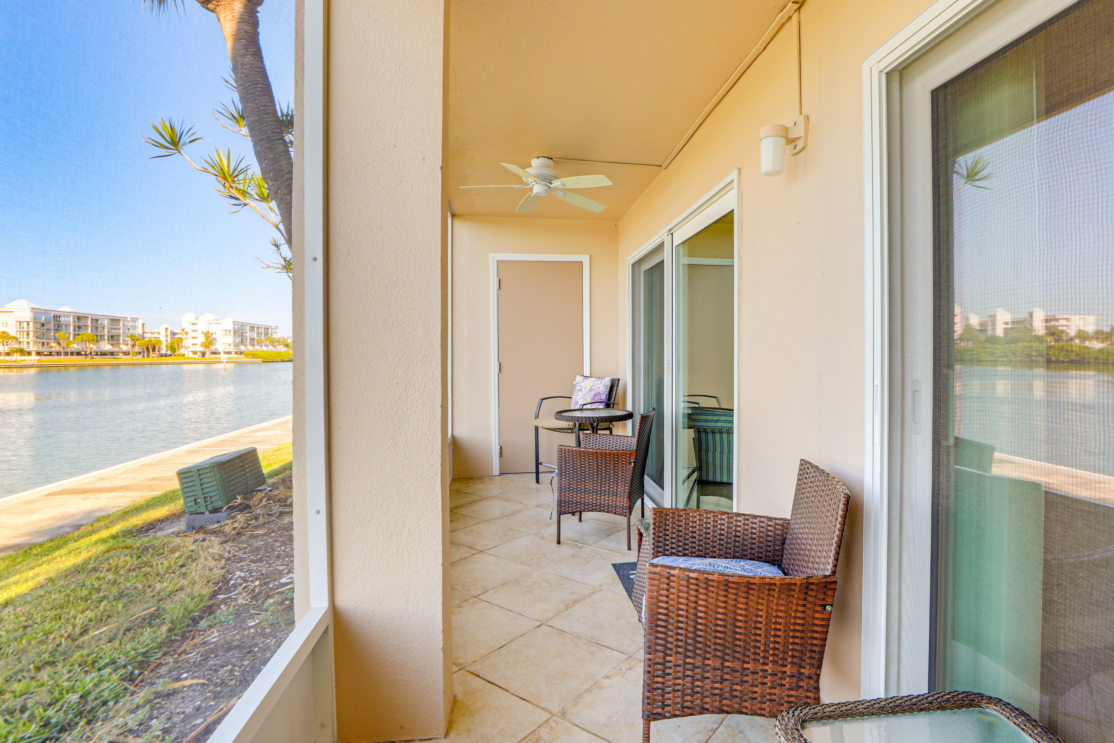 Private Screened Lanai | Outdoor Seating