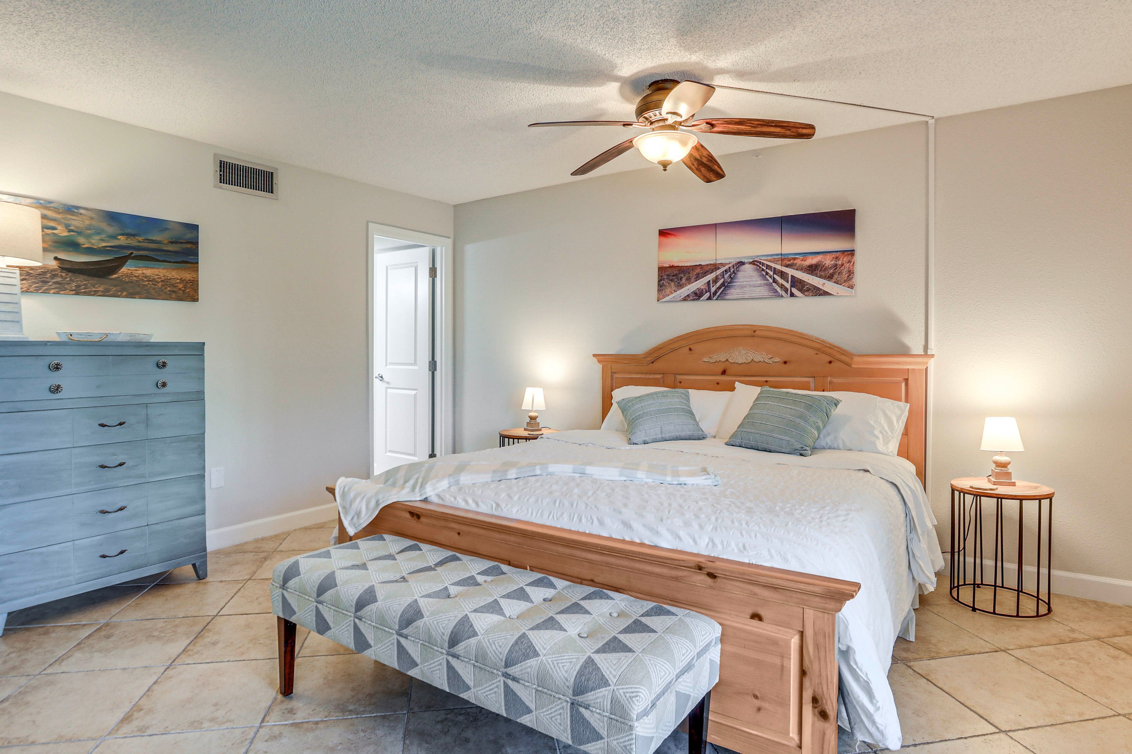 Bedroom 1 | King Bed