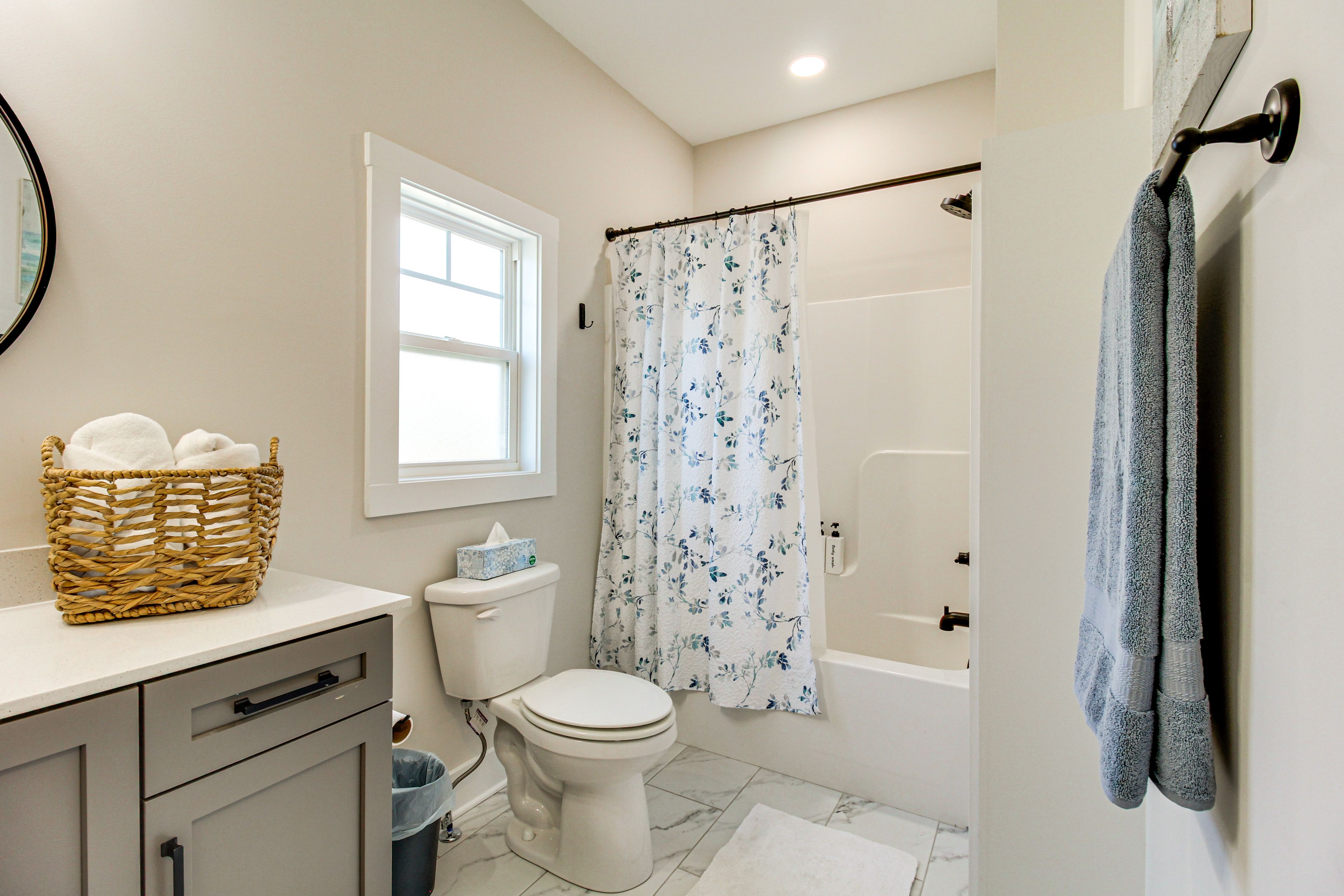 Bathroom | 2nd Floor