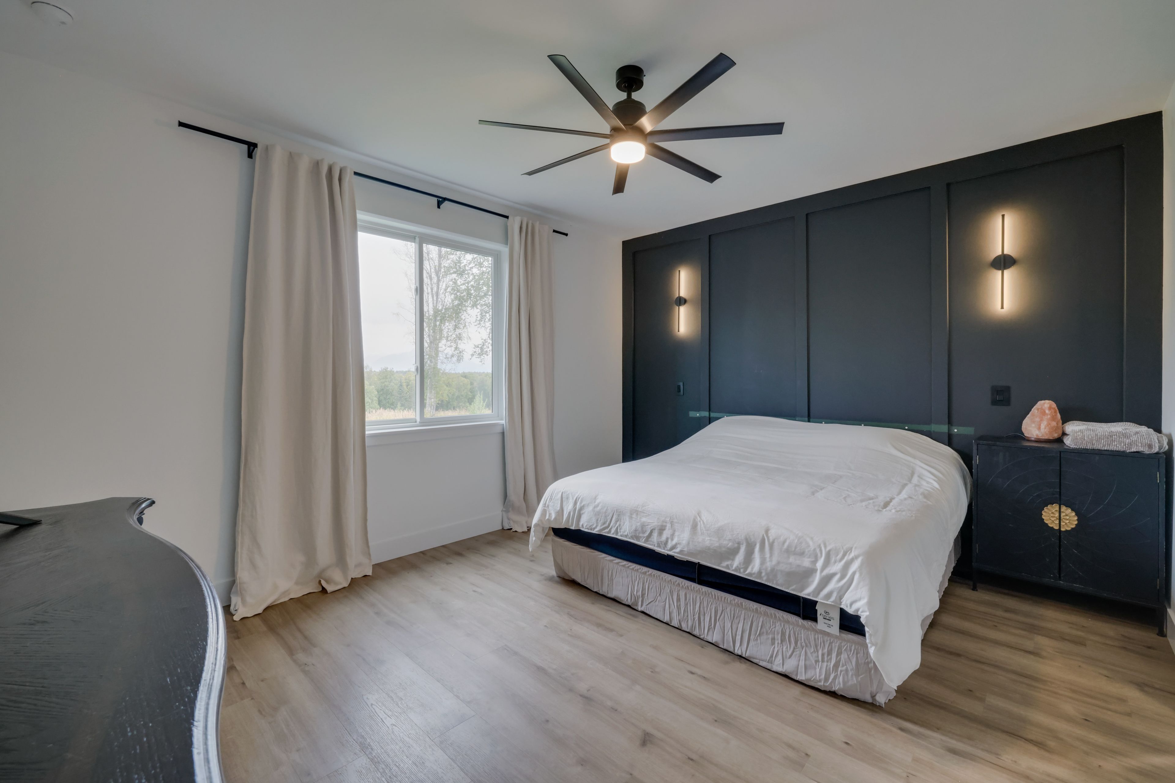 Bedroom | King Bed