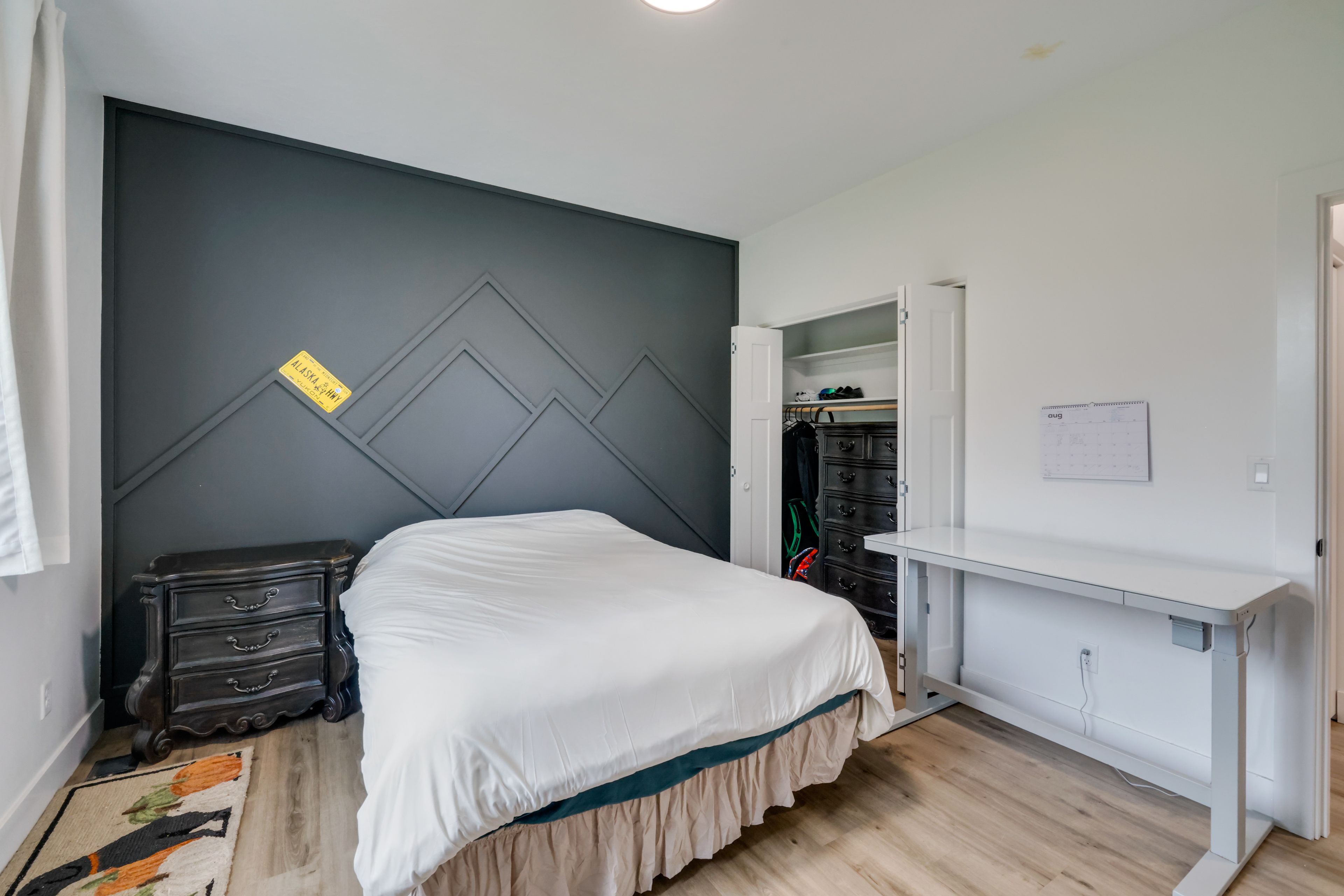 Bedroom | Queen Bed