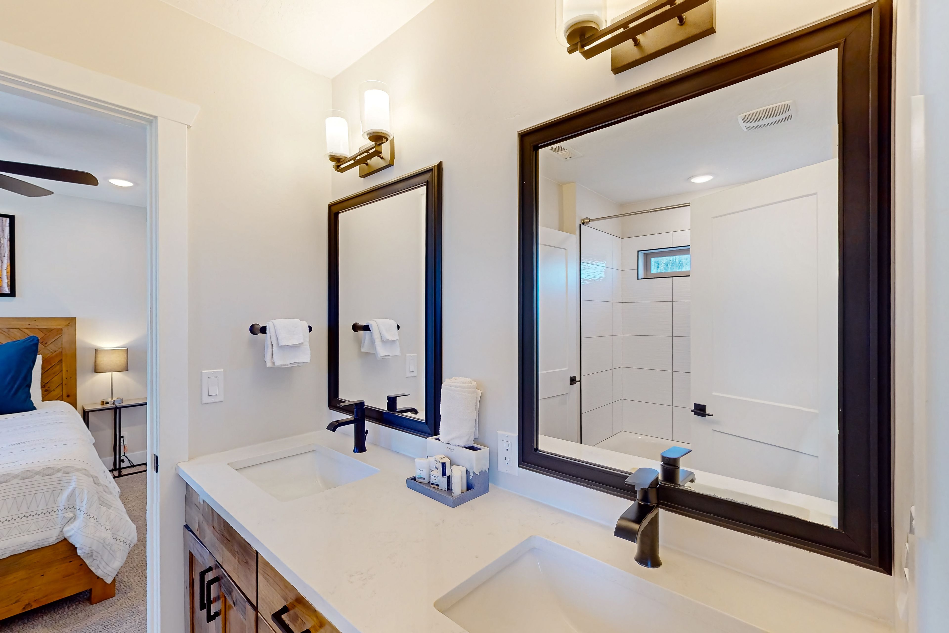 En-Suite Bathroom | Upper Level