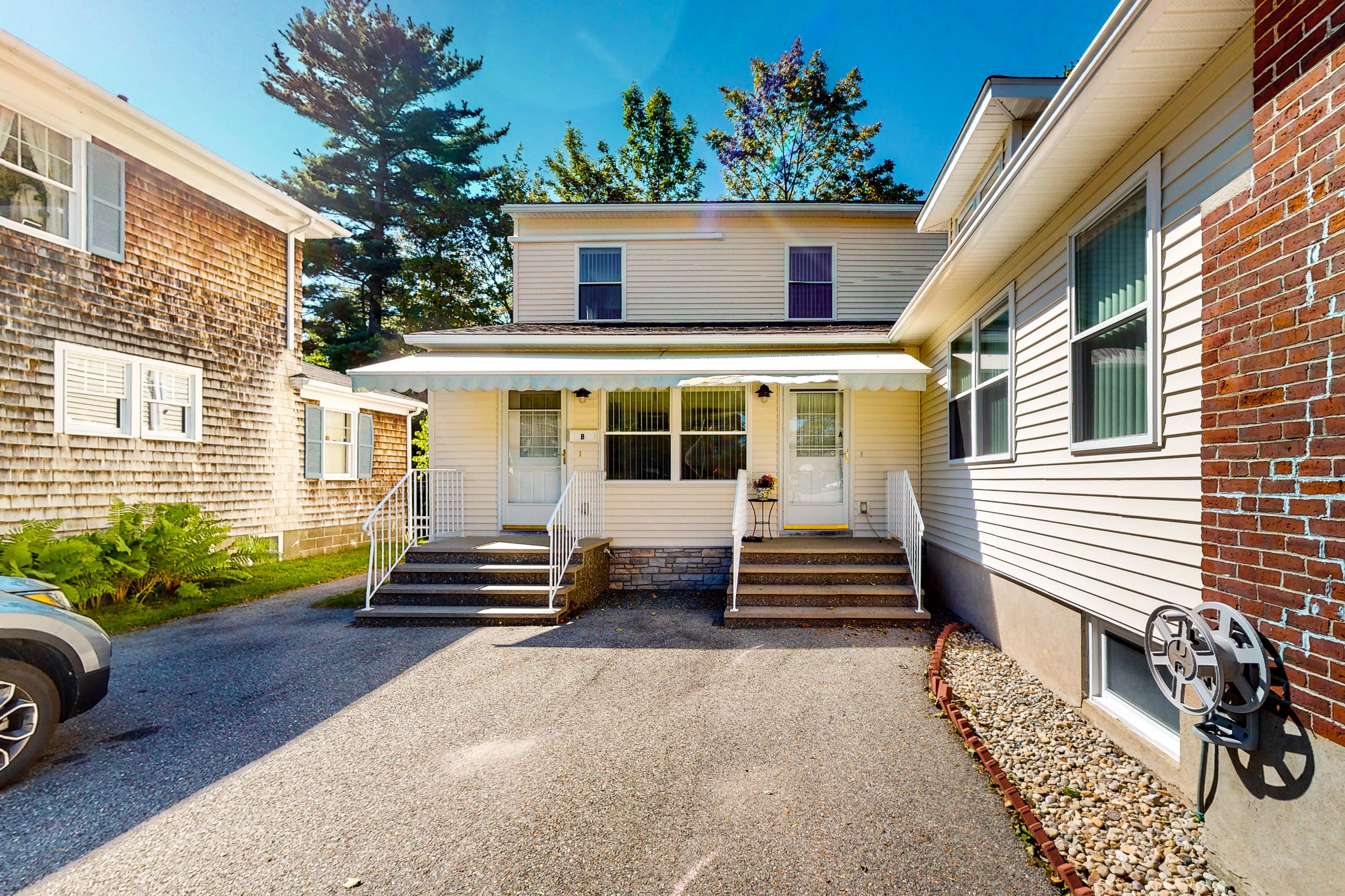 Parking | Driveway (2 Vehicles)