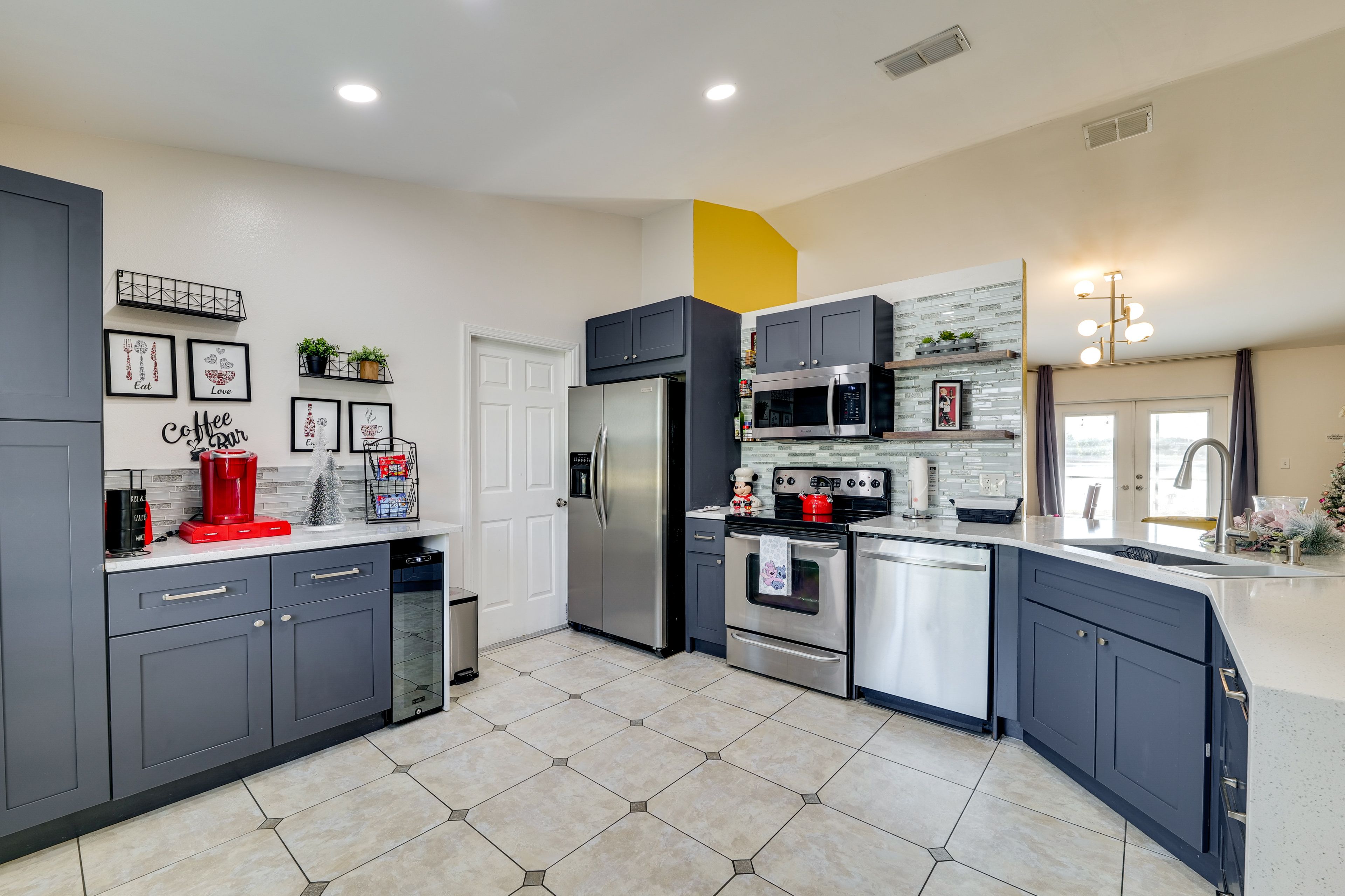 Kitchen | Cooking Basics | Keurig Coffee Maker | Microwave