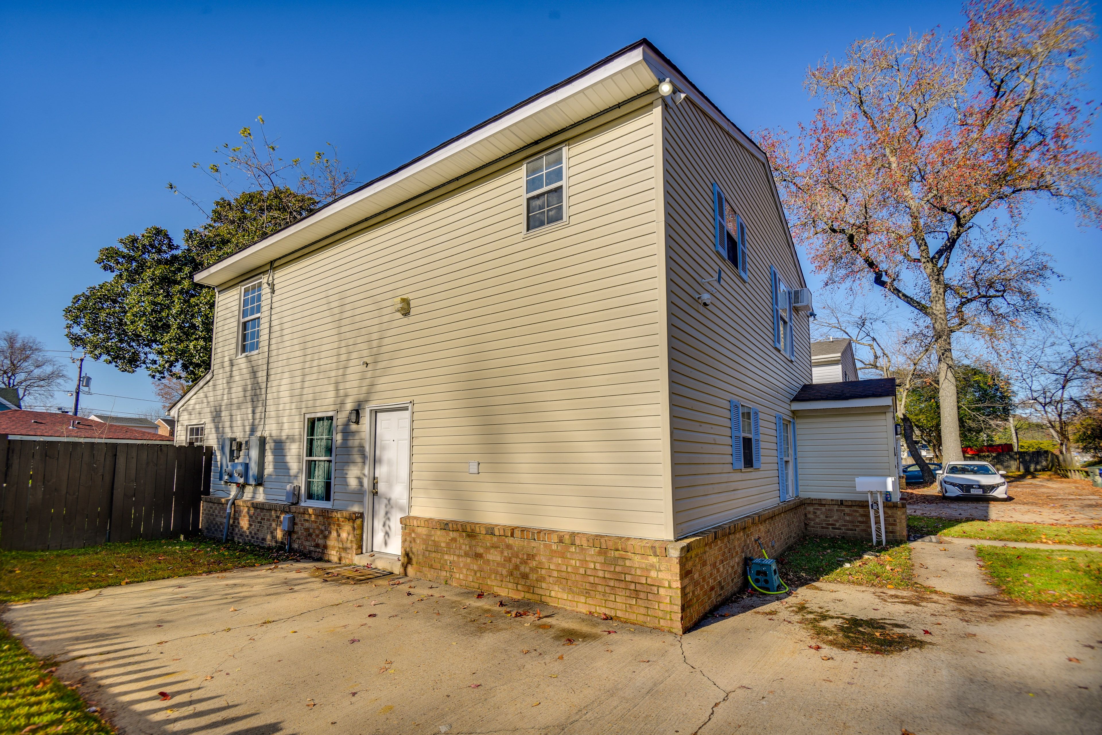 Parking | Shared Driveway (1 Vehicle)