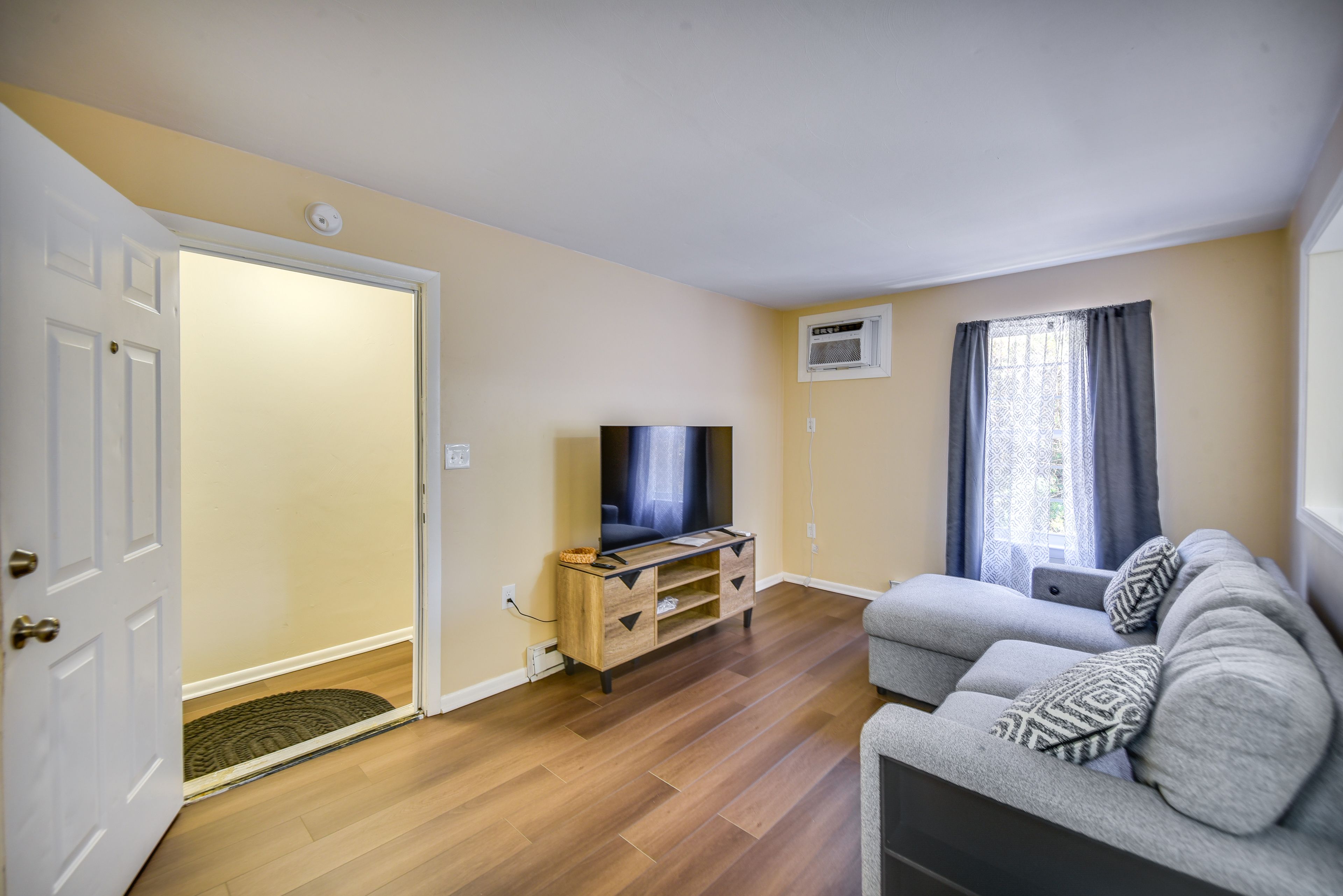 Living Room | Queen Sleeper Sofa | Smart TV