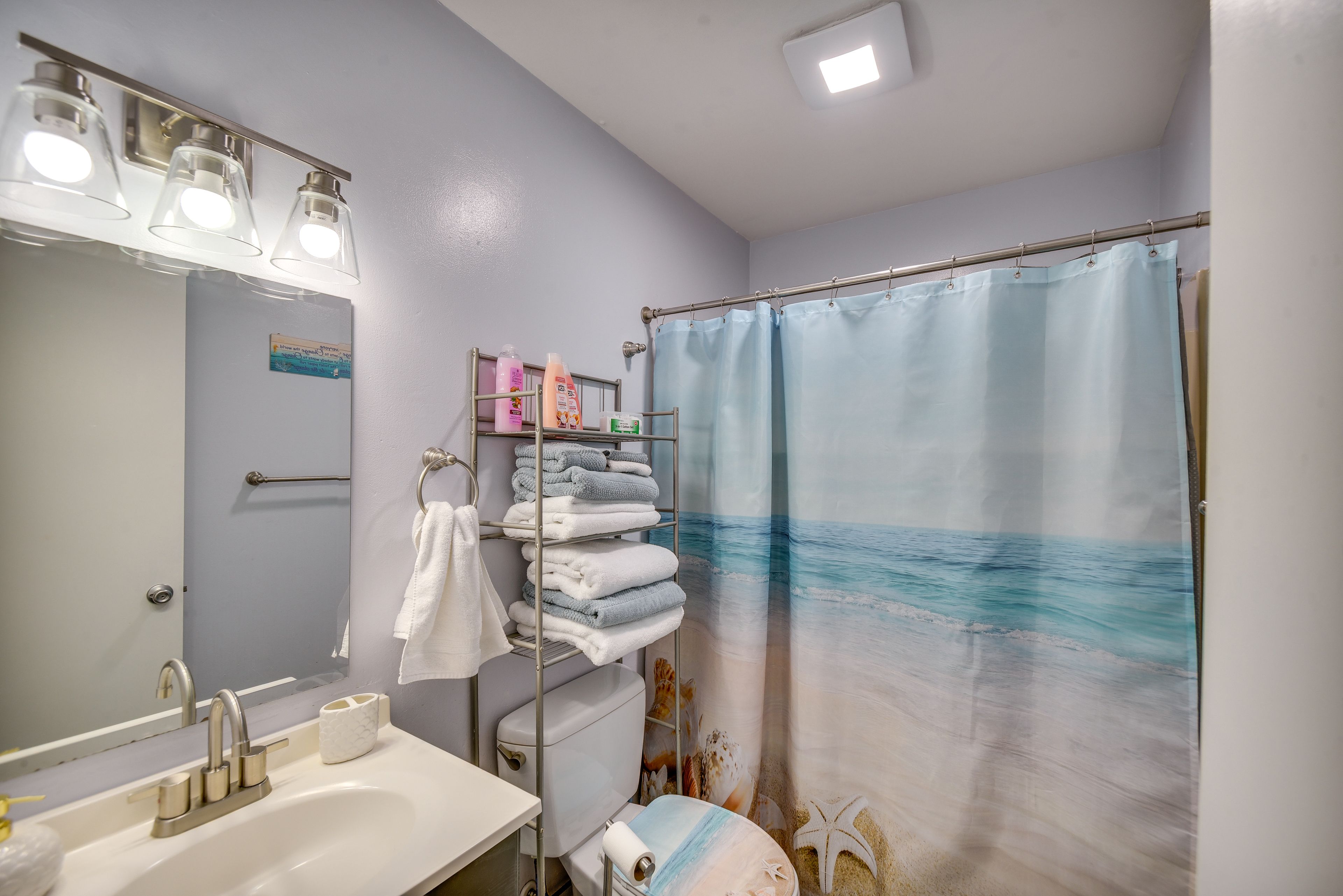 Bathroom | Towels Provided