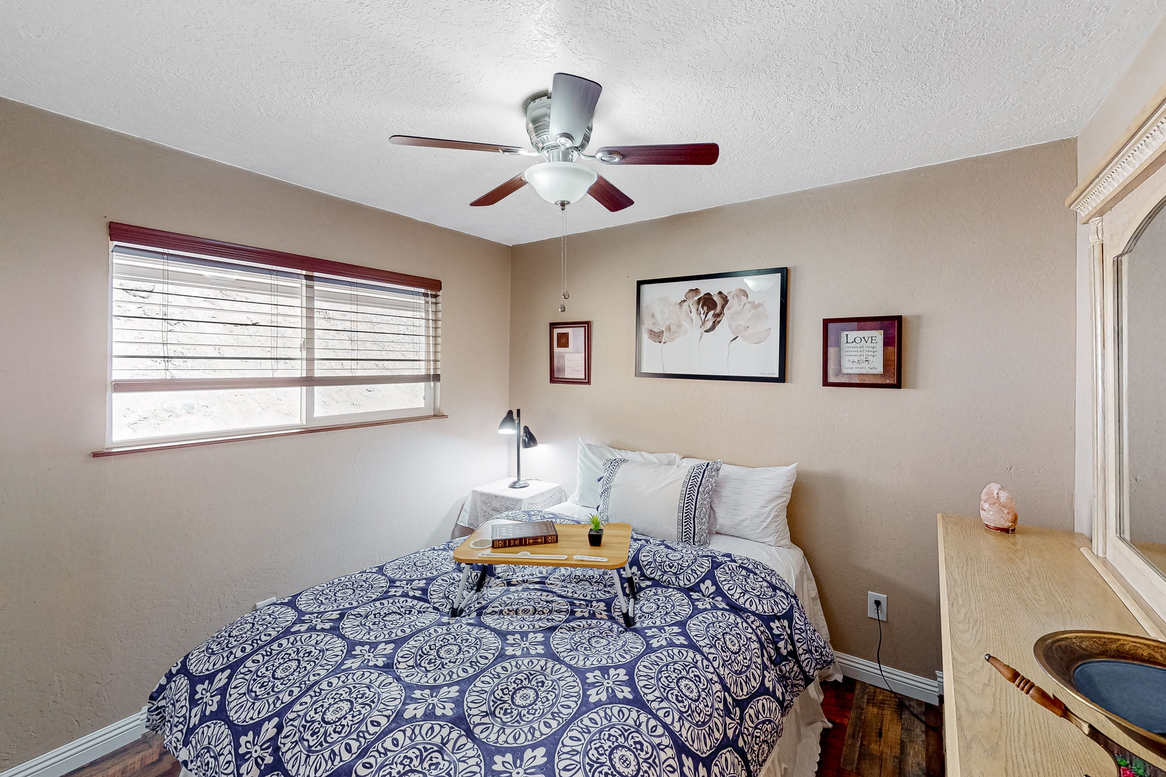 Bedroom 3 | Queen Bed