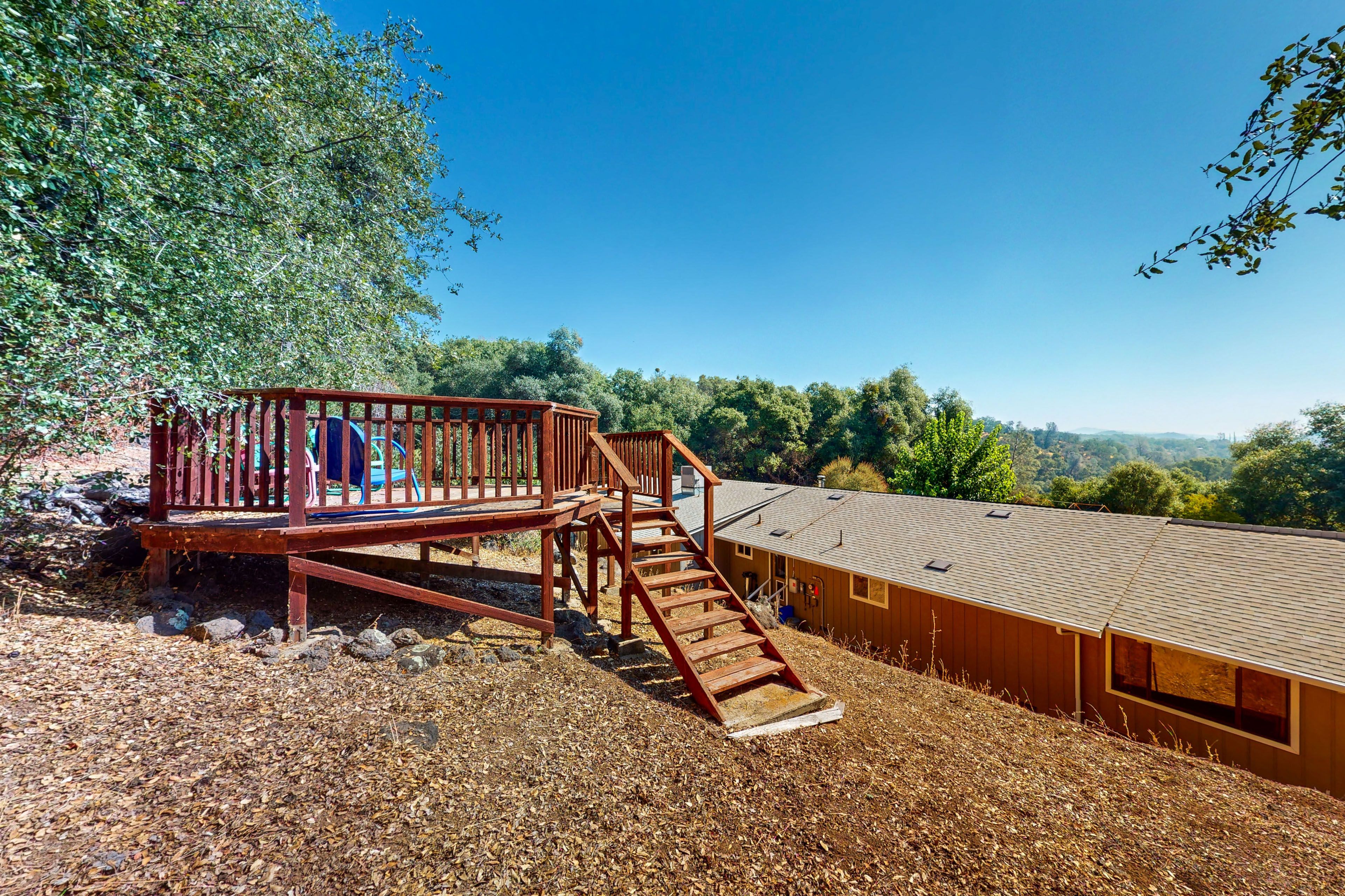 Backyard | Outdoor Seating | Views