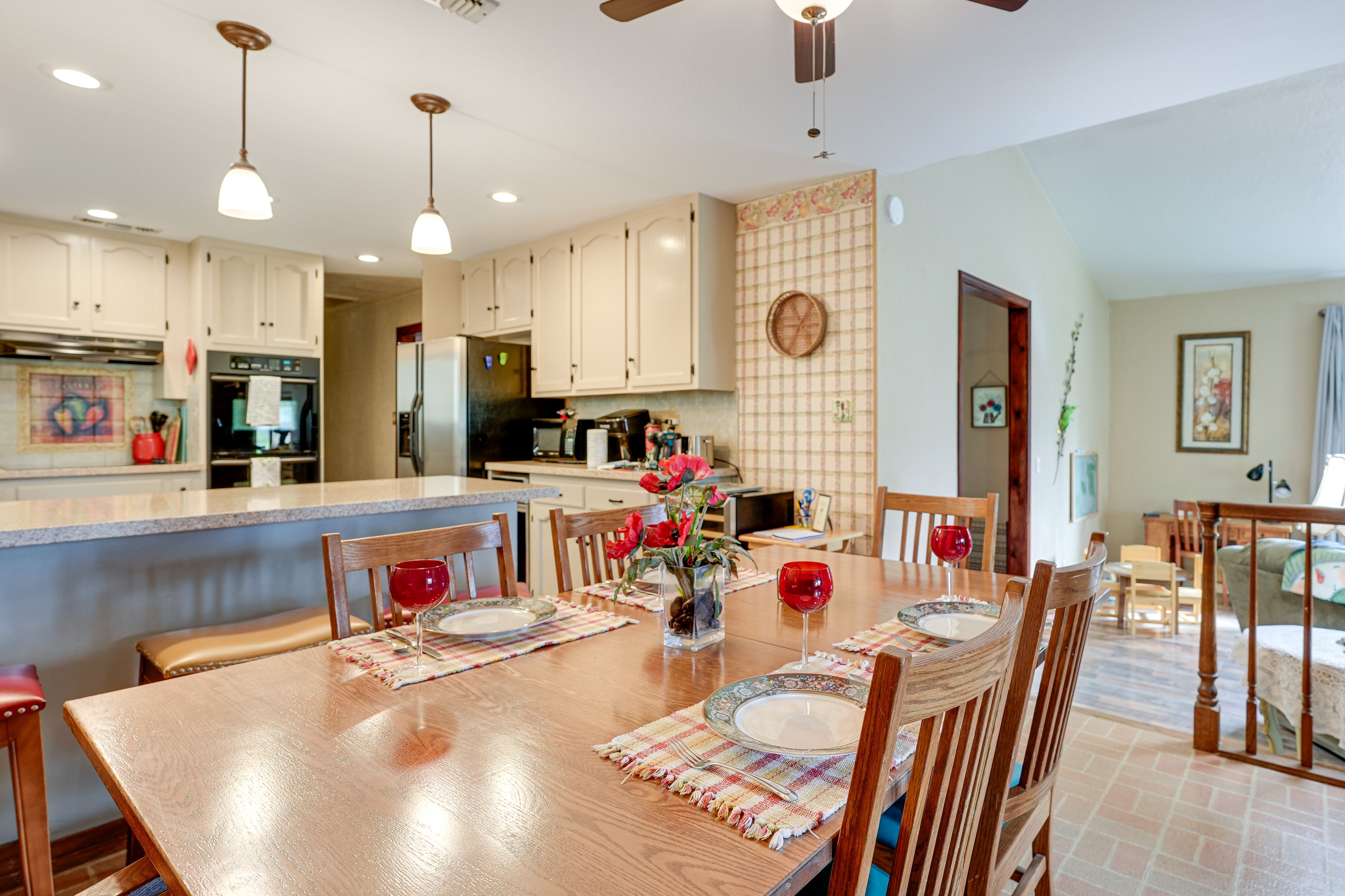 Dining Area | Dishware/Flatware