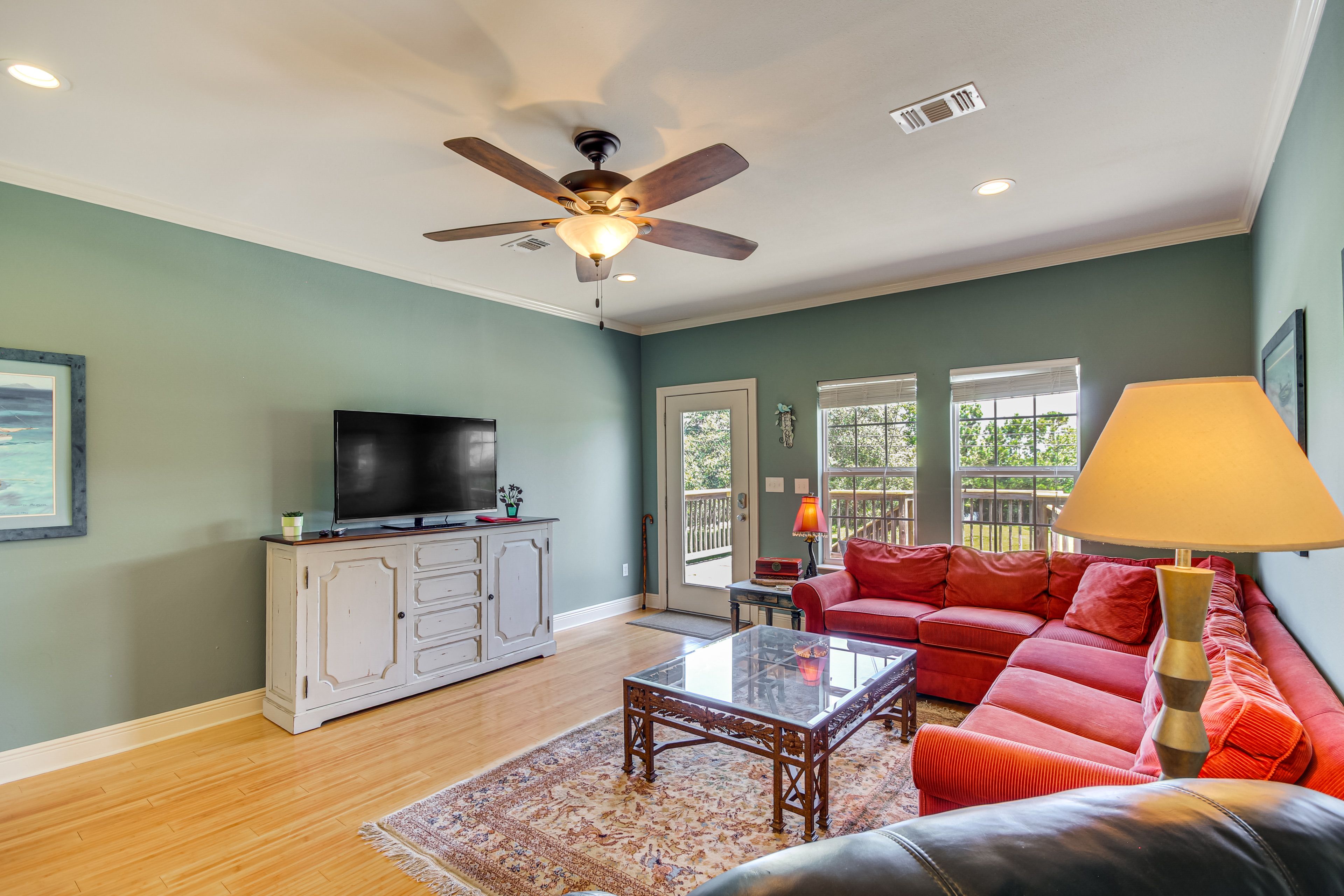 Living Room | Queen Sleeper Sofa
