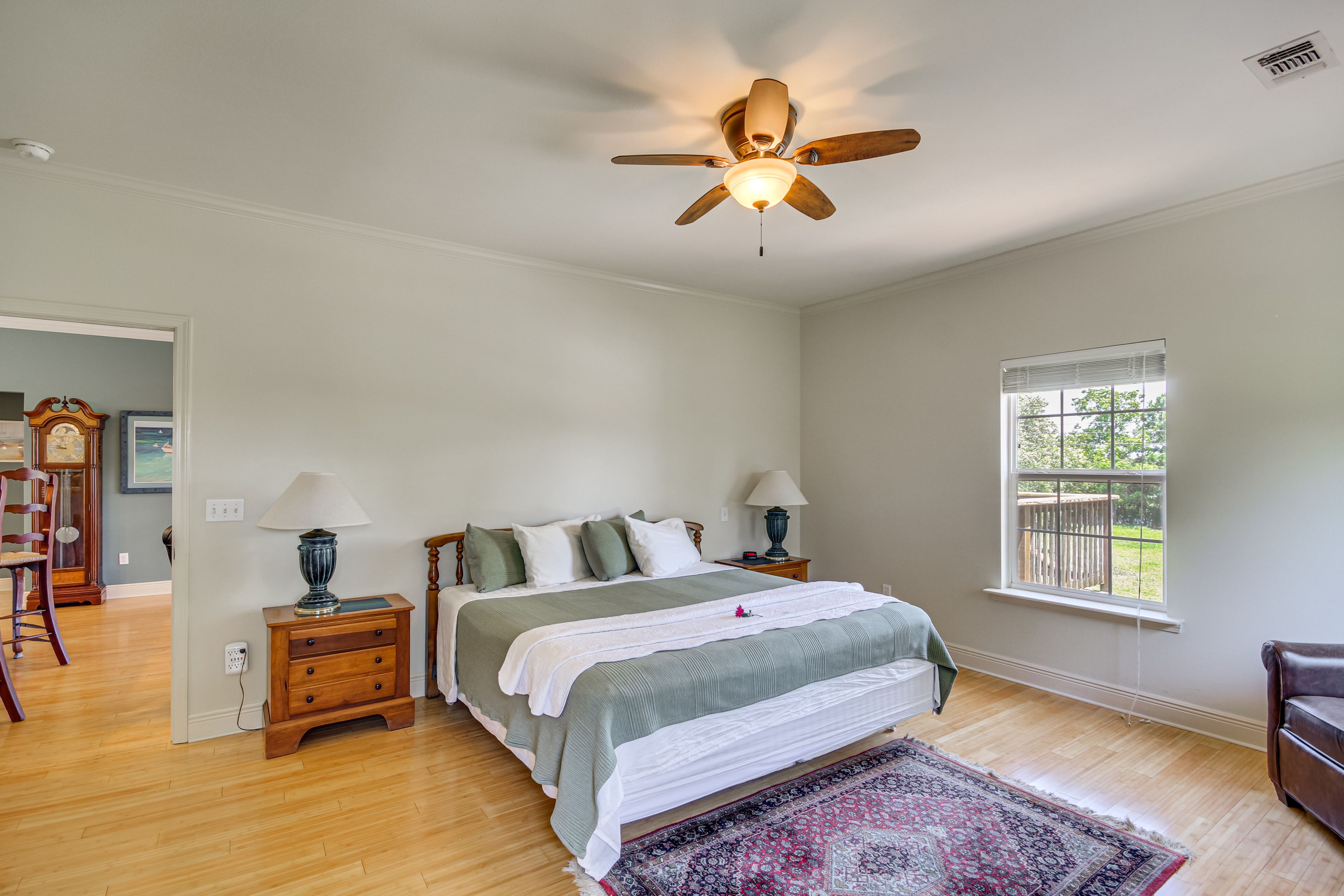 Bedroom 1 | King Bed