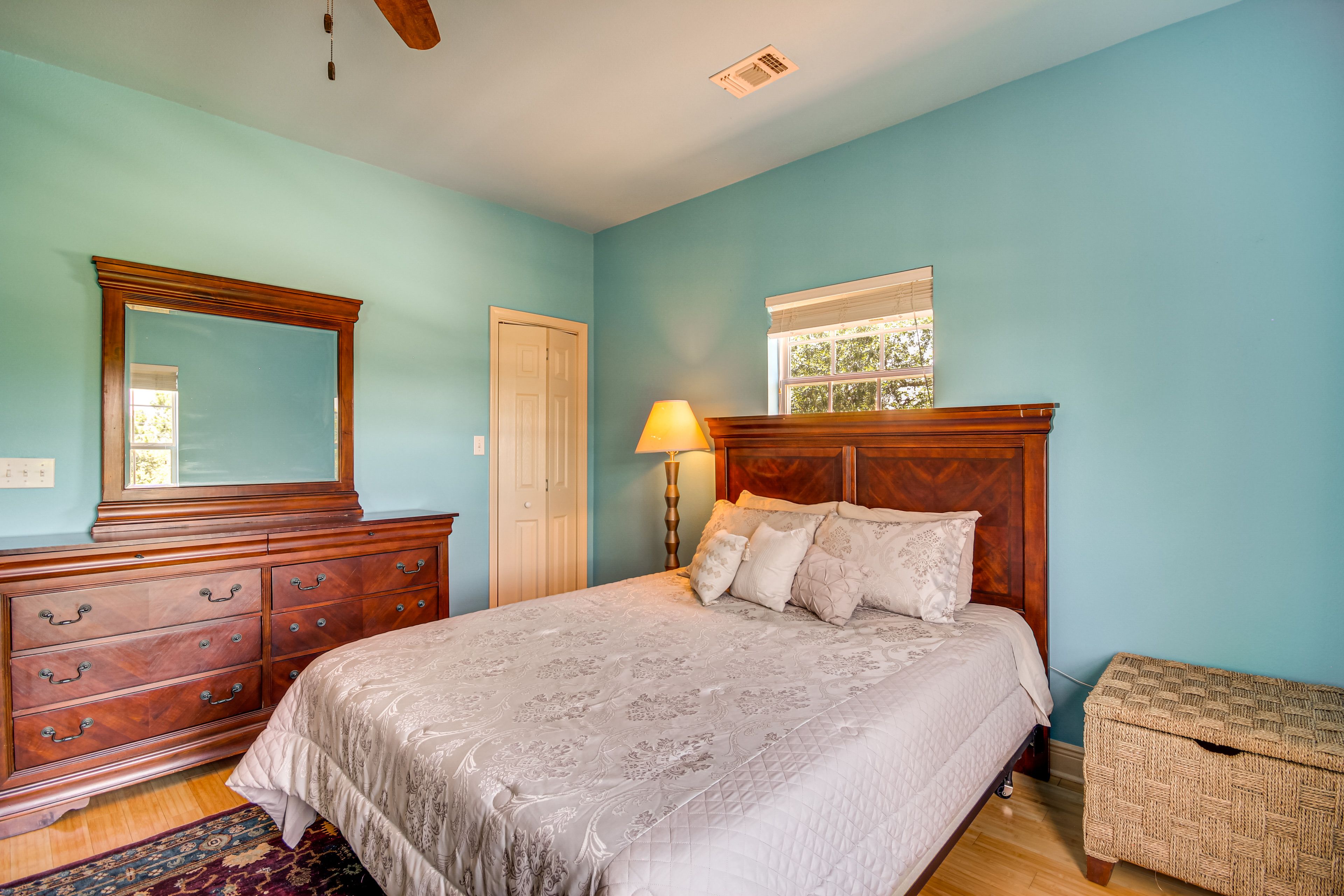 Bedroom 3 | Queen Bed