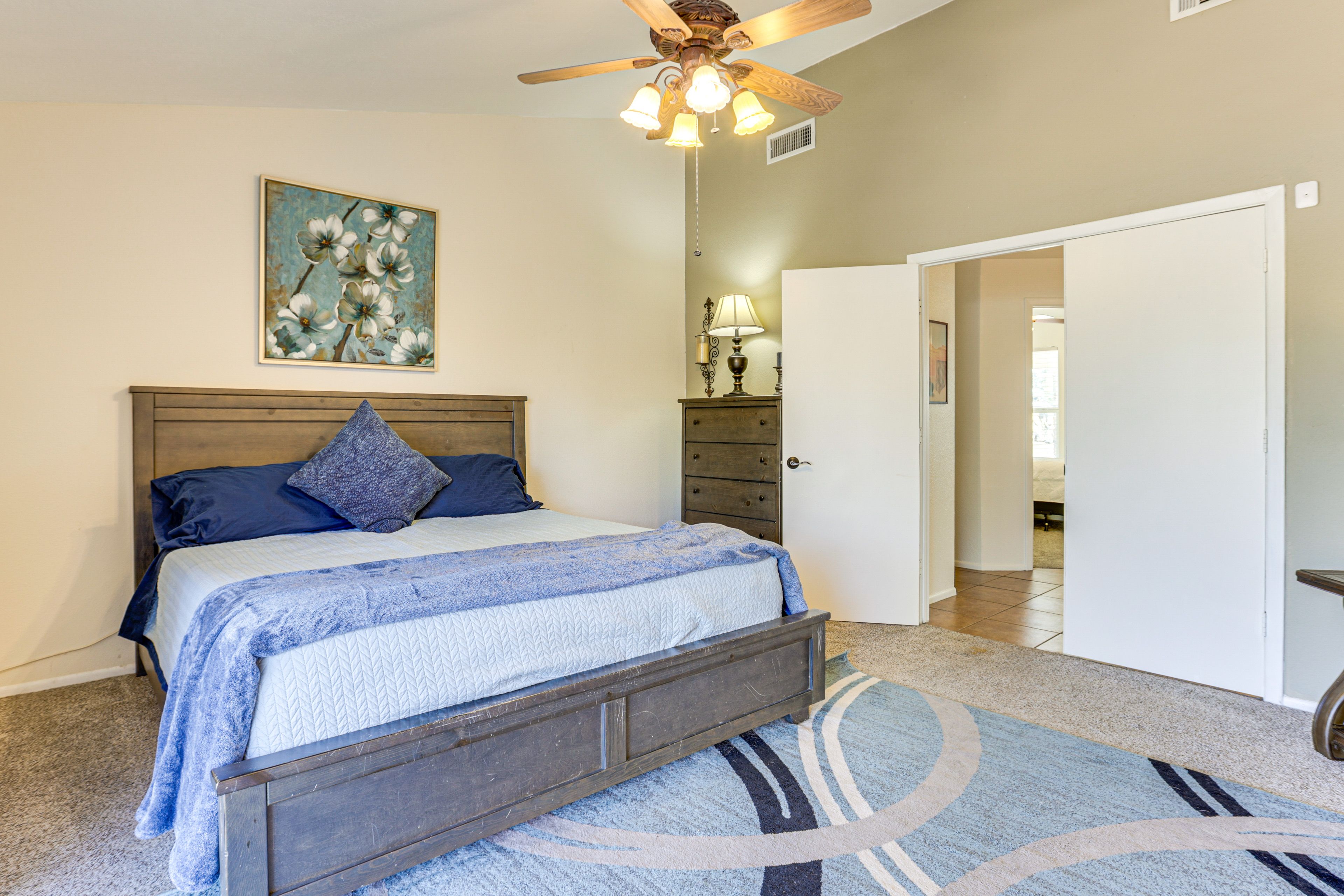 Bedroom 1 | King Bed