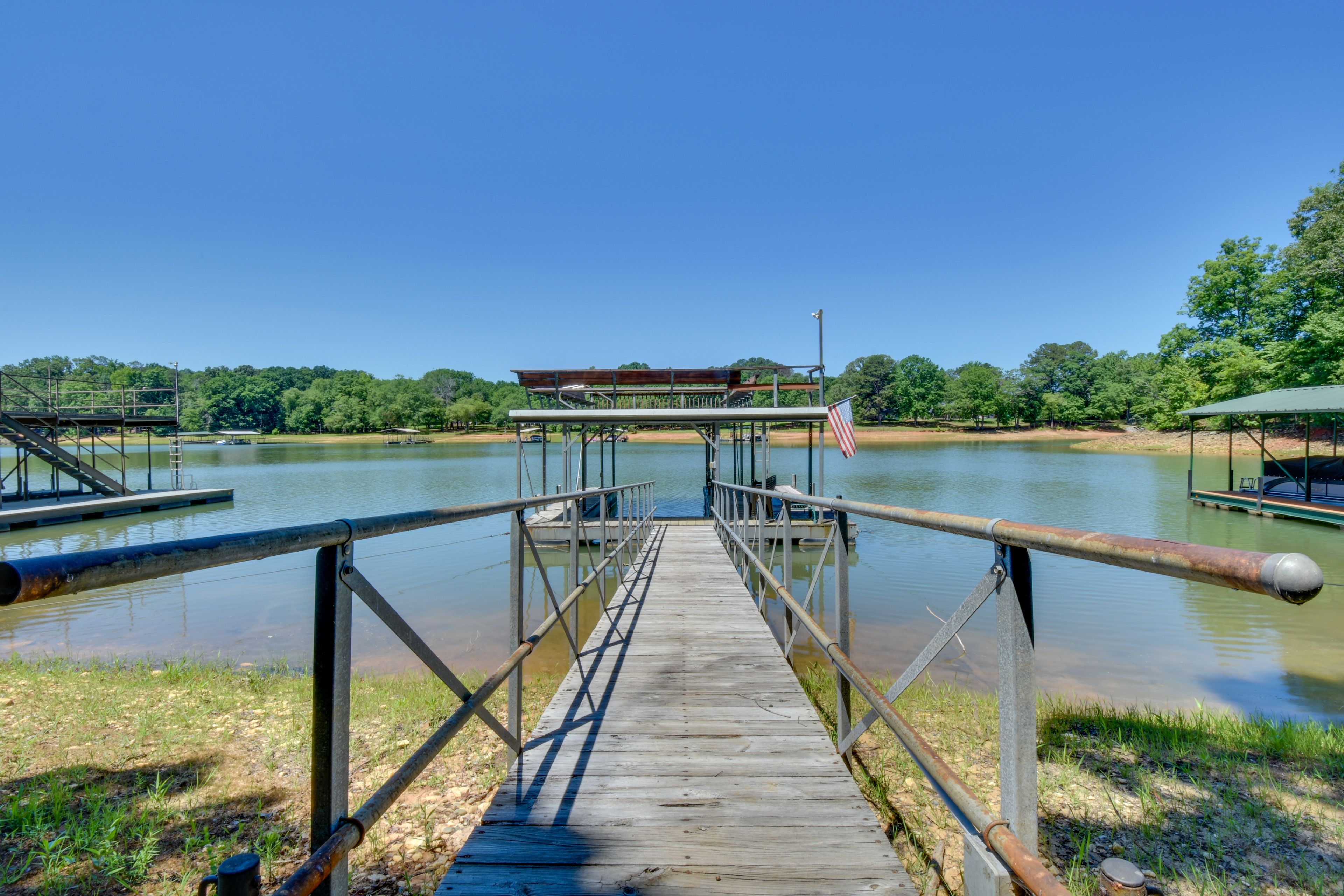 Townville Vacation Rental | 4BR | 3BA | 2,330 Sq Ft