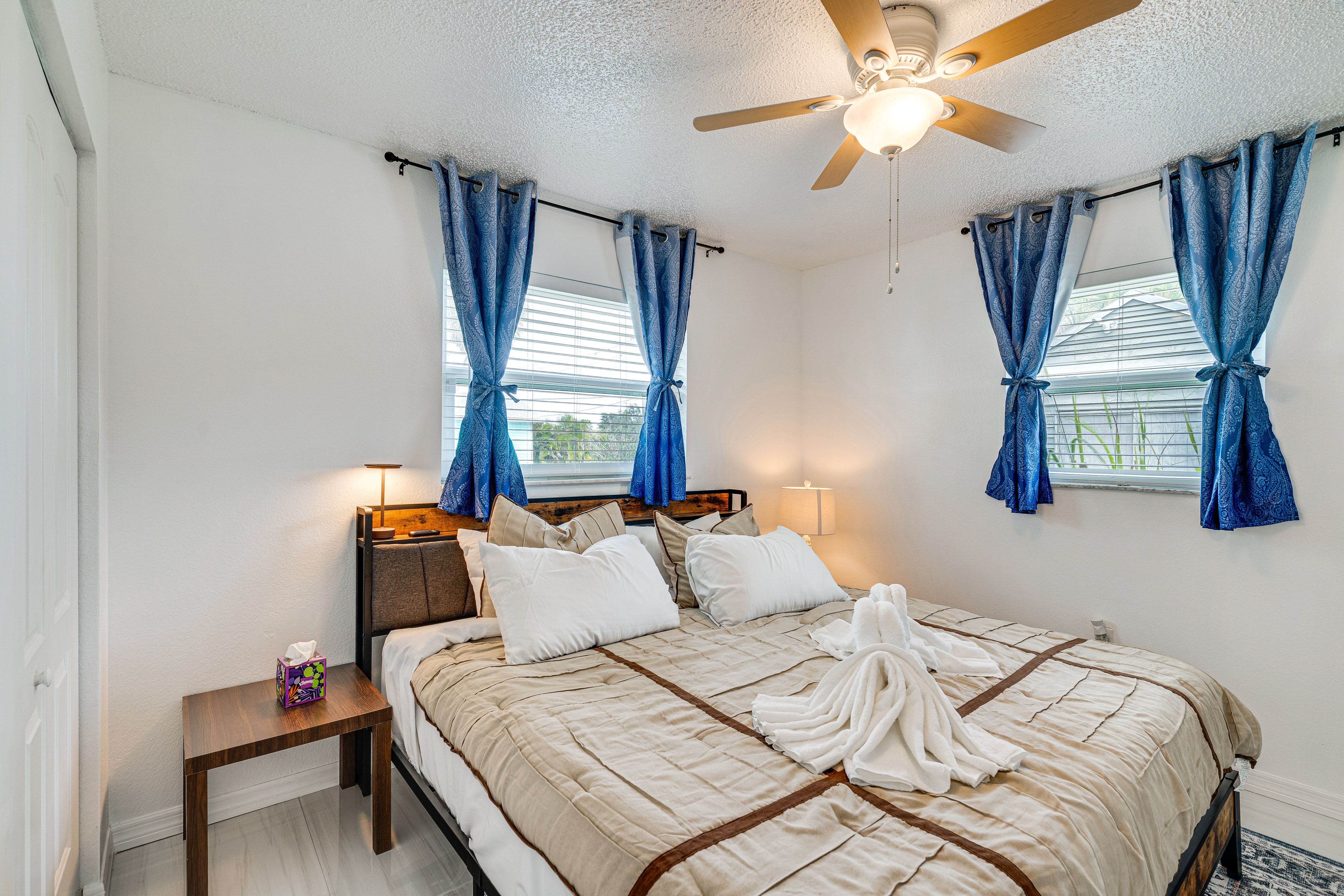 Bedroom 2 | King Bed | Smart TV