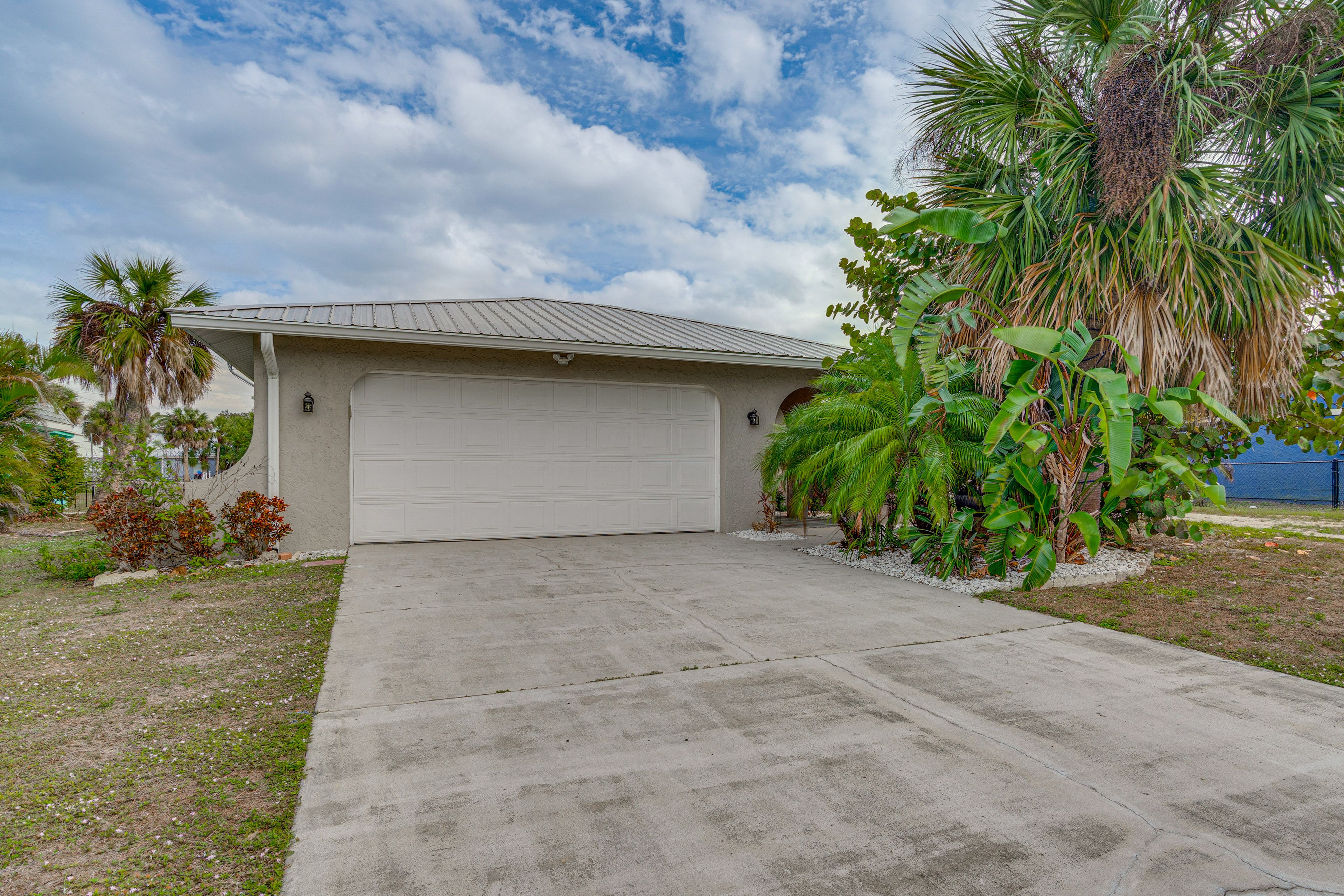 Parking | Driveway (2 Vehicles)