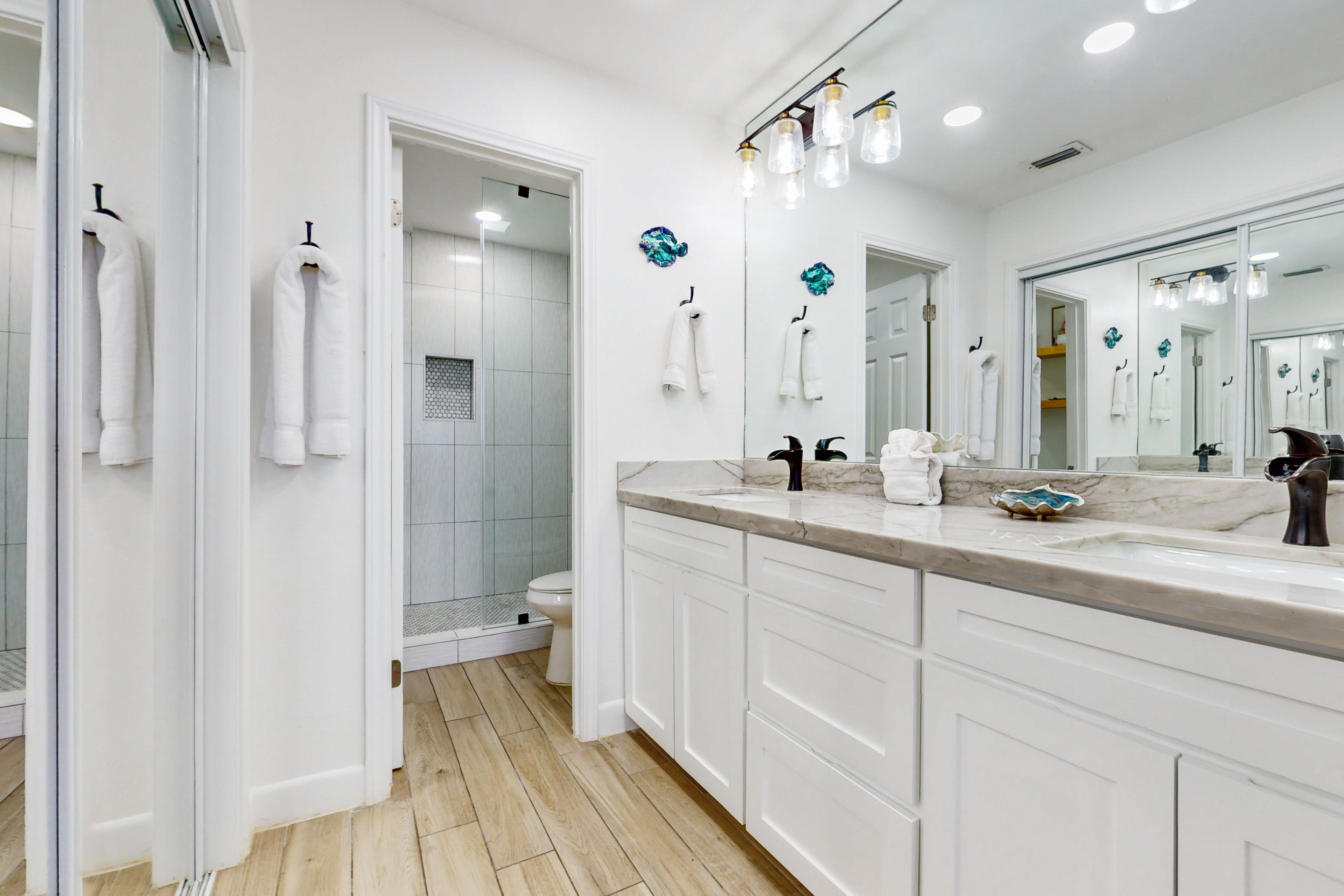 Full Bathroom | Linens & Towels