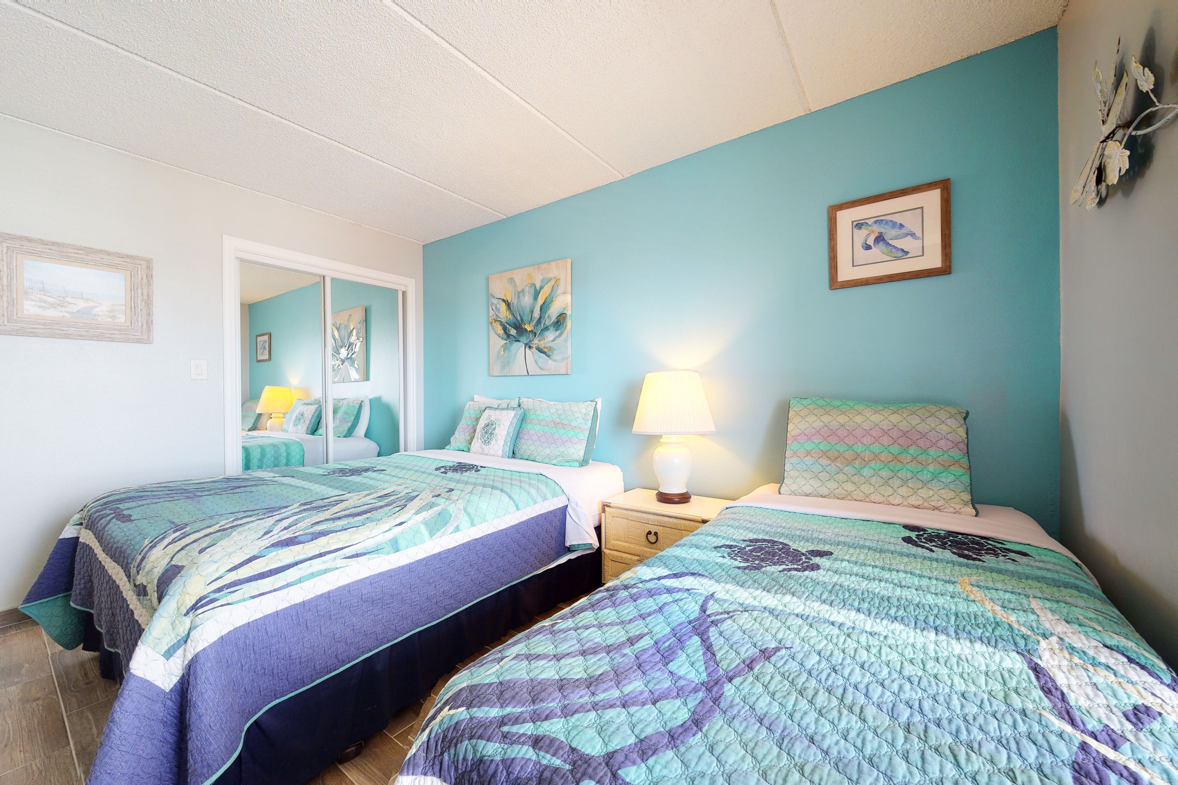 Bedroom 2 | Queen Bed | Full Bed