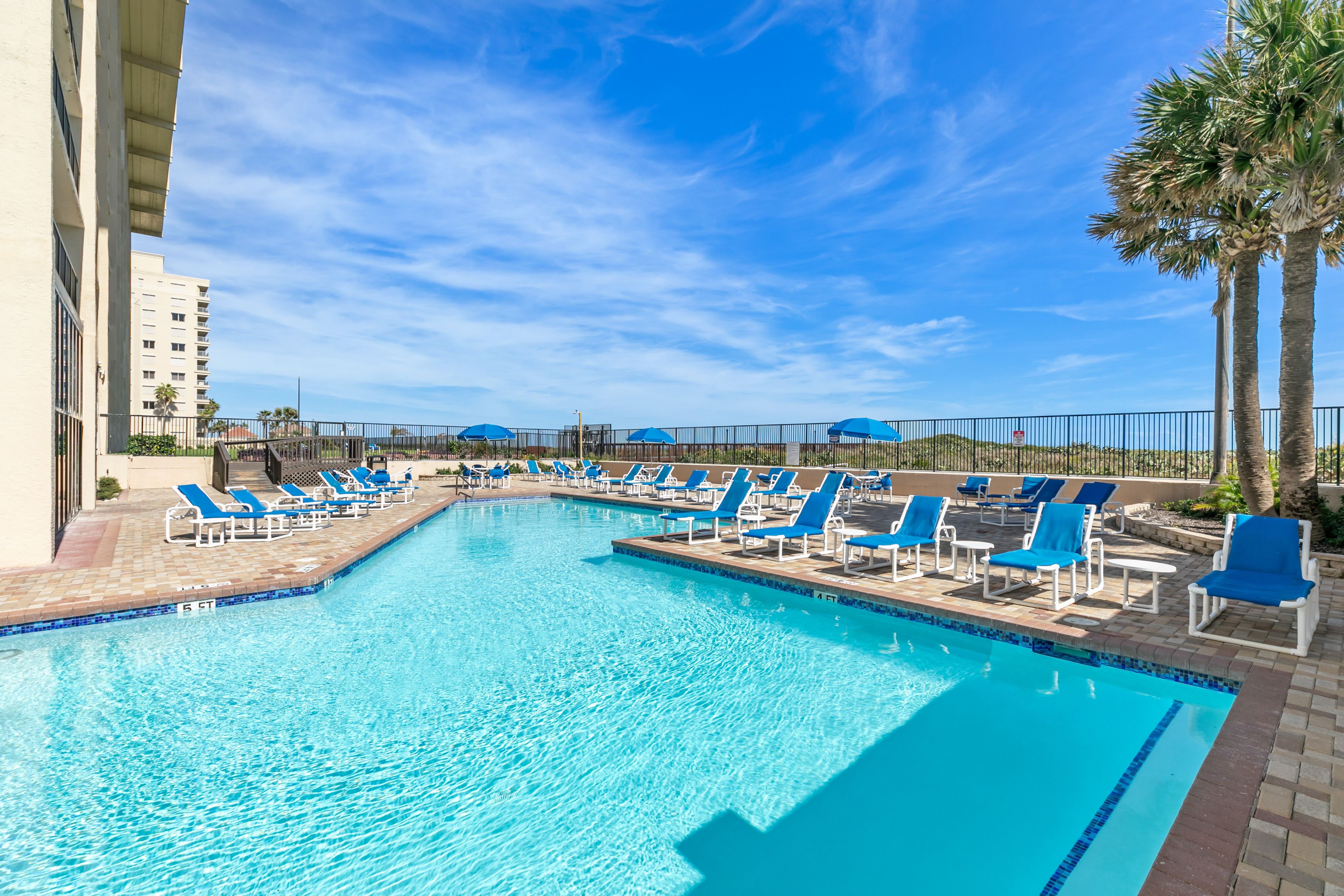 Suntide III Resort | Community Amenities | Pool