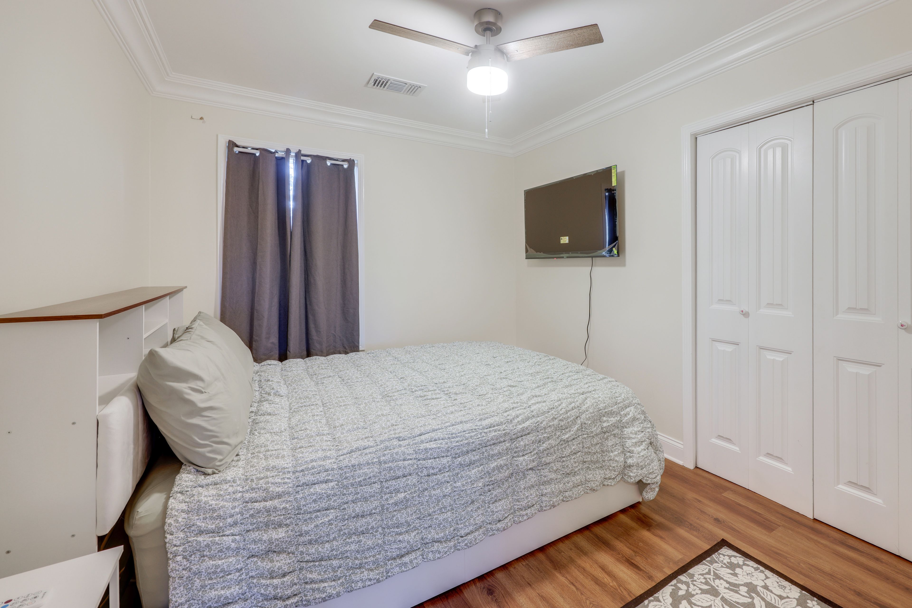 Bedroom 2 | Queen Bed