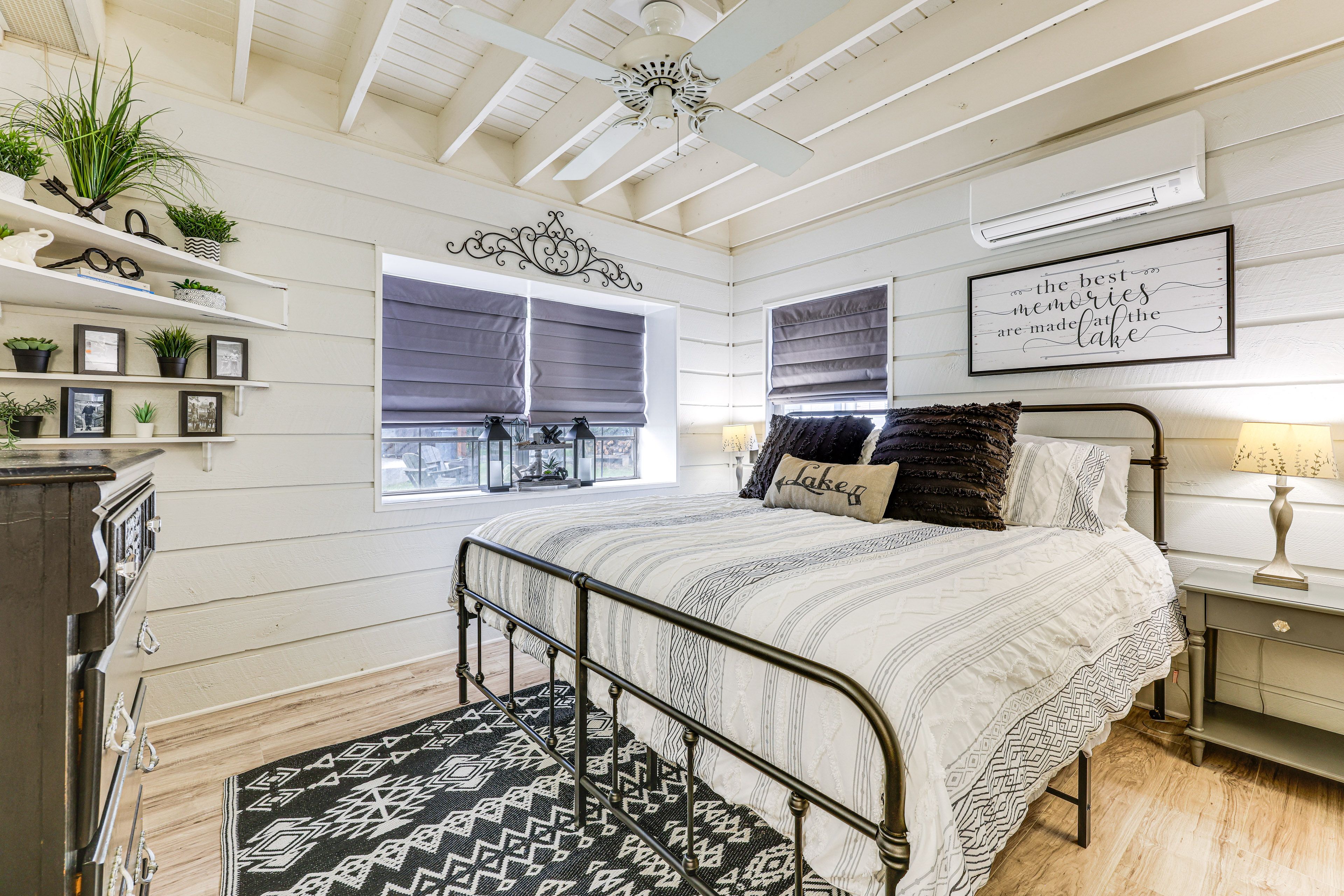 Bedroom 1 | King Bed | 1st Floor