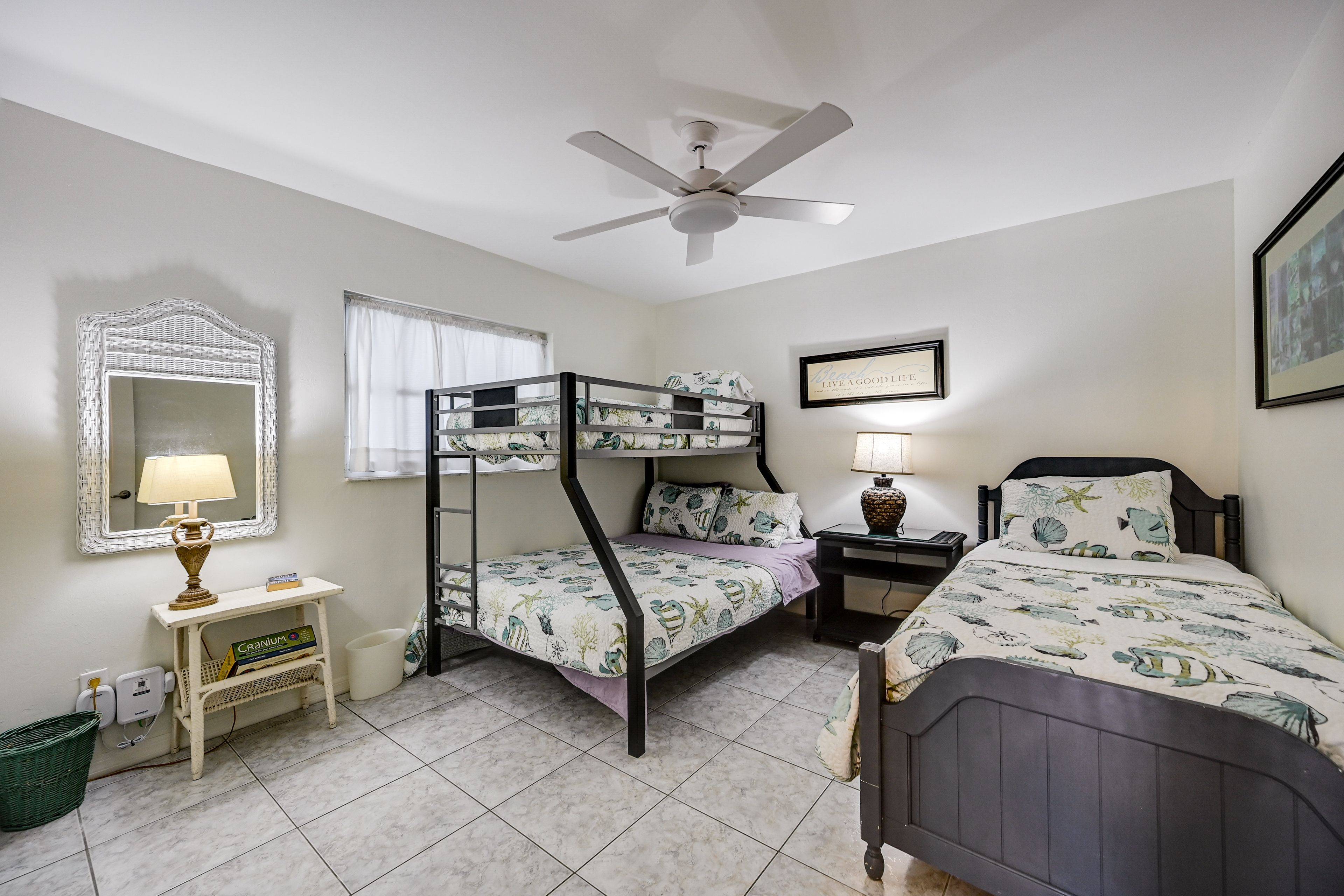 Bedroom 3 | Twin/Queen Bunk Bed | Twin Bed w/ Twin Trundle