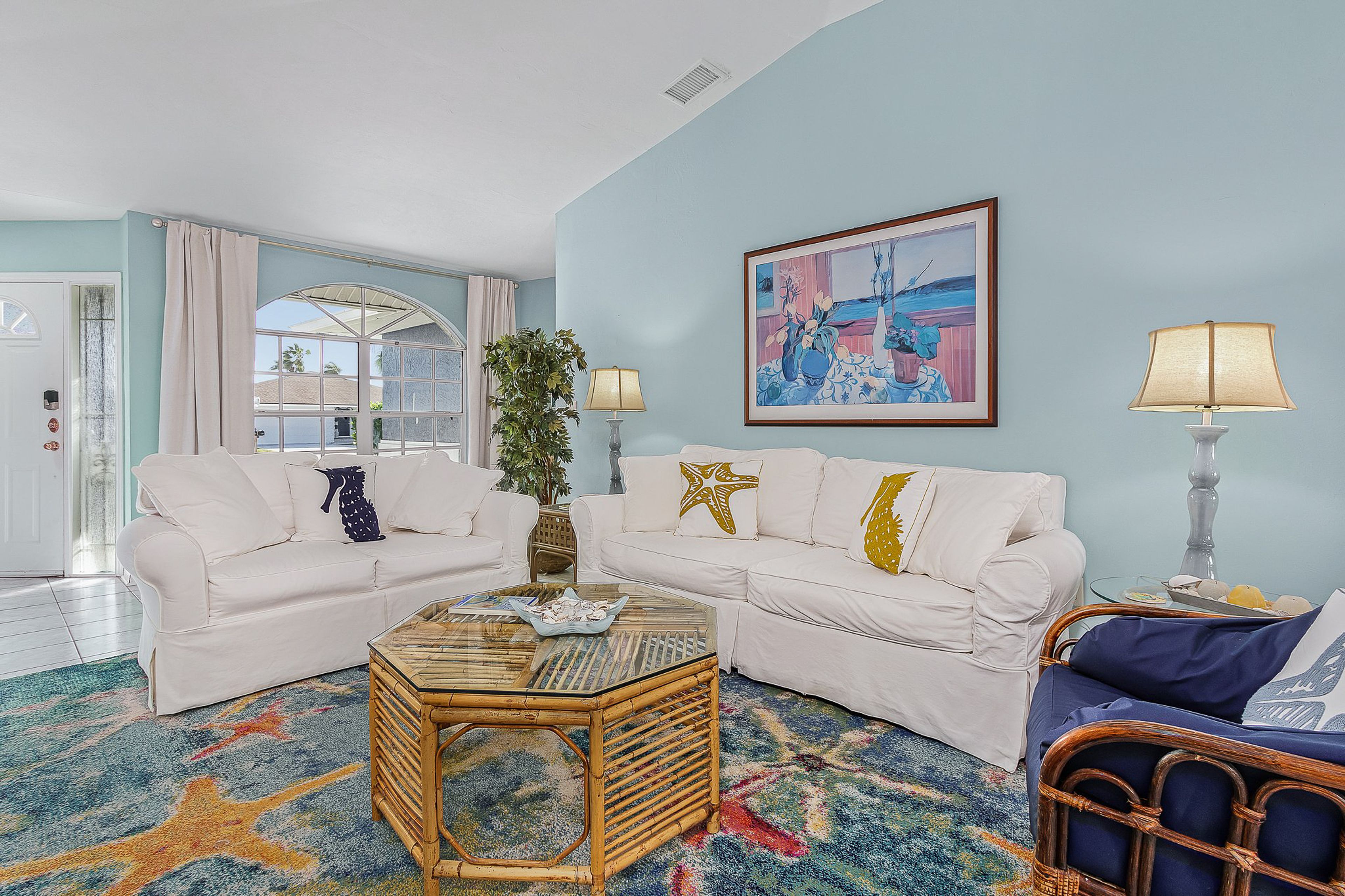 Living Room | Books/Board Games