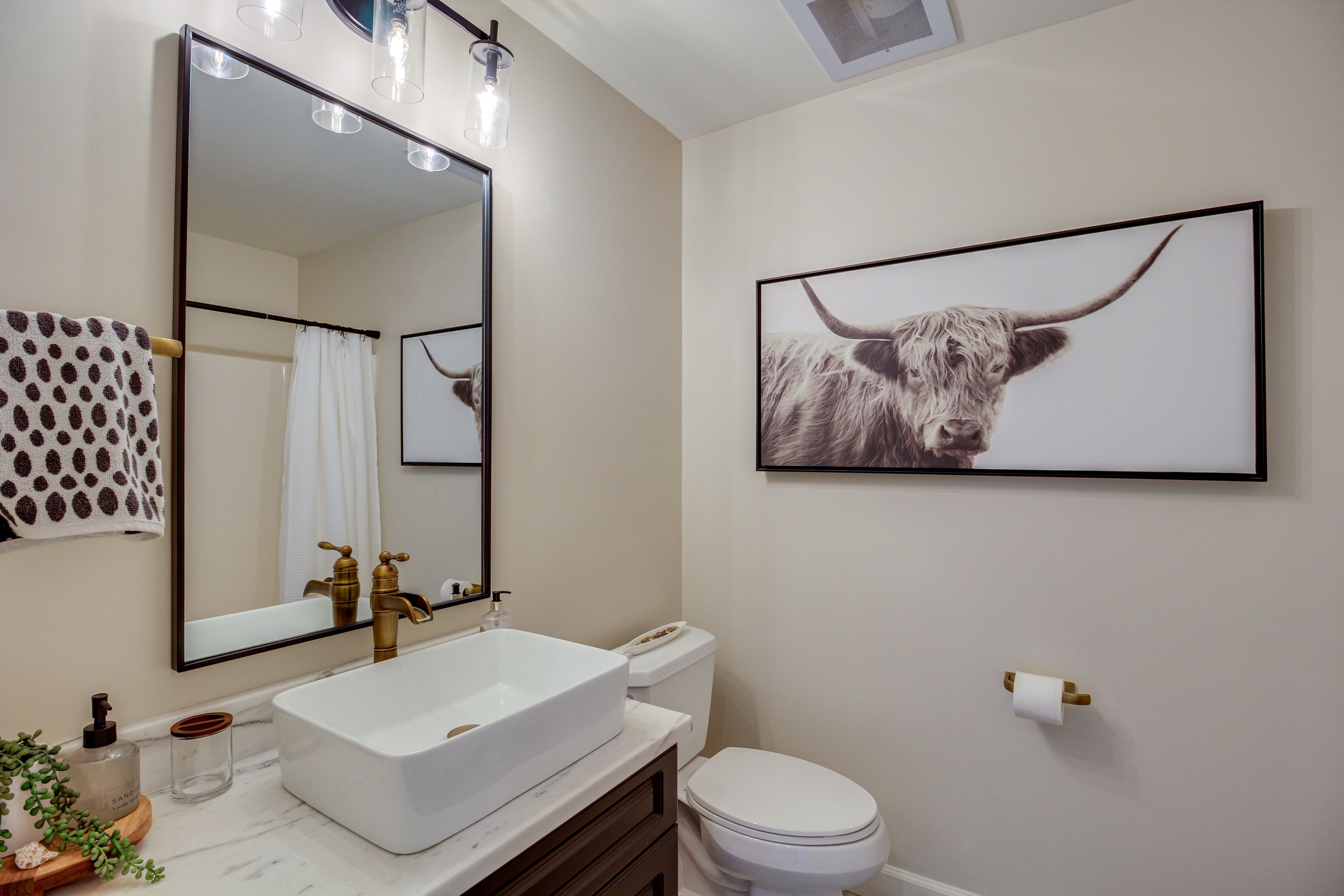 Bathroom | 1st Floor