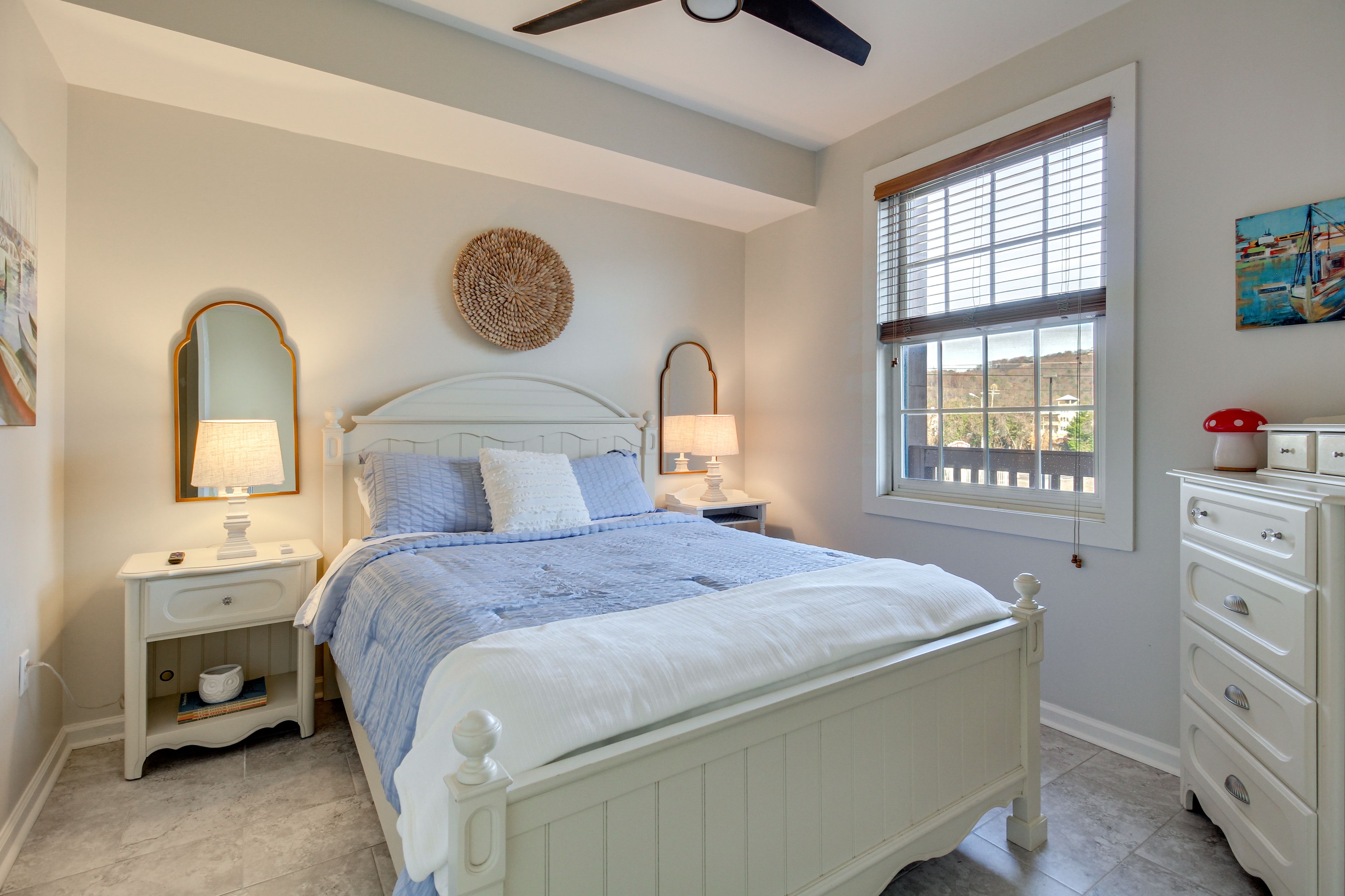 Bedroom 2 | Queen Bed | 1st Floor