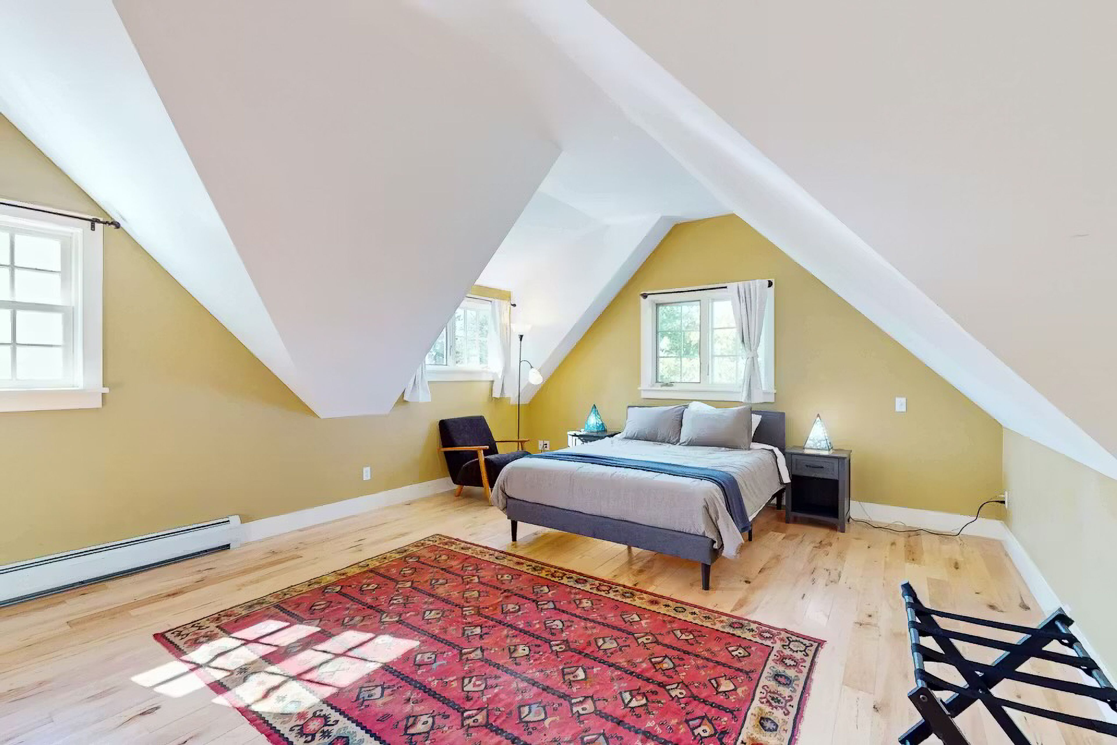 Bedroom 2 | Queen Bed