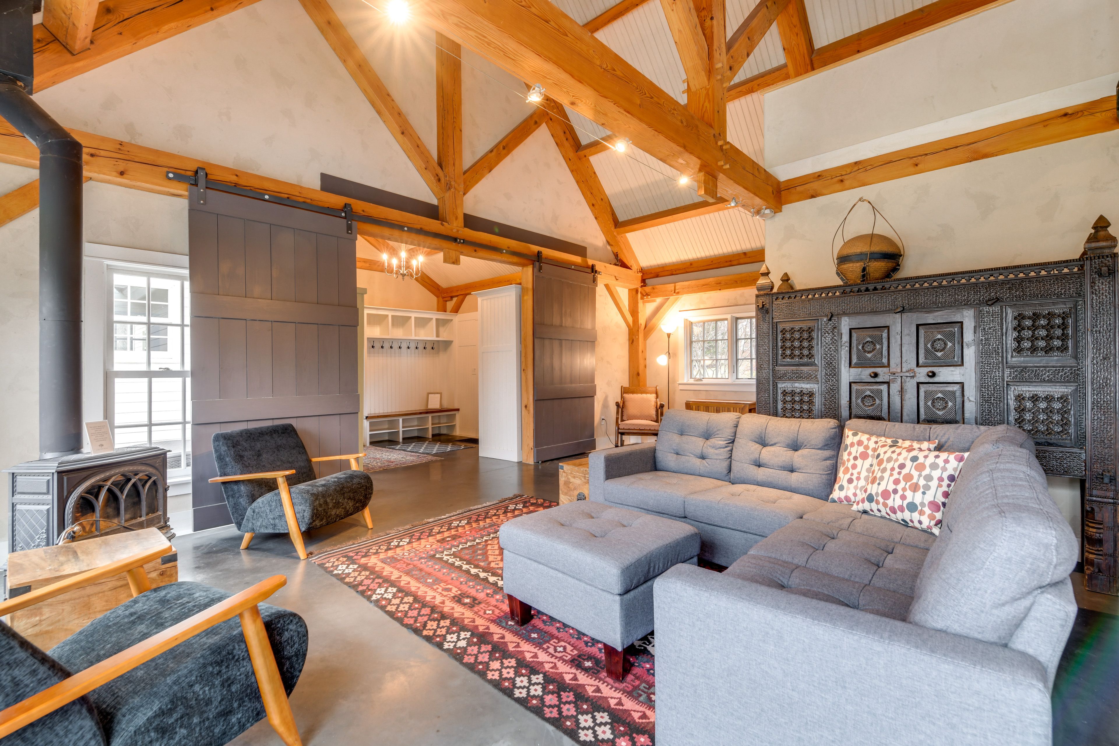 New Haven Vacation Rental | 4BR | 3.5BA | 2,200 Sq Ft | Stairs Required